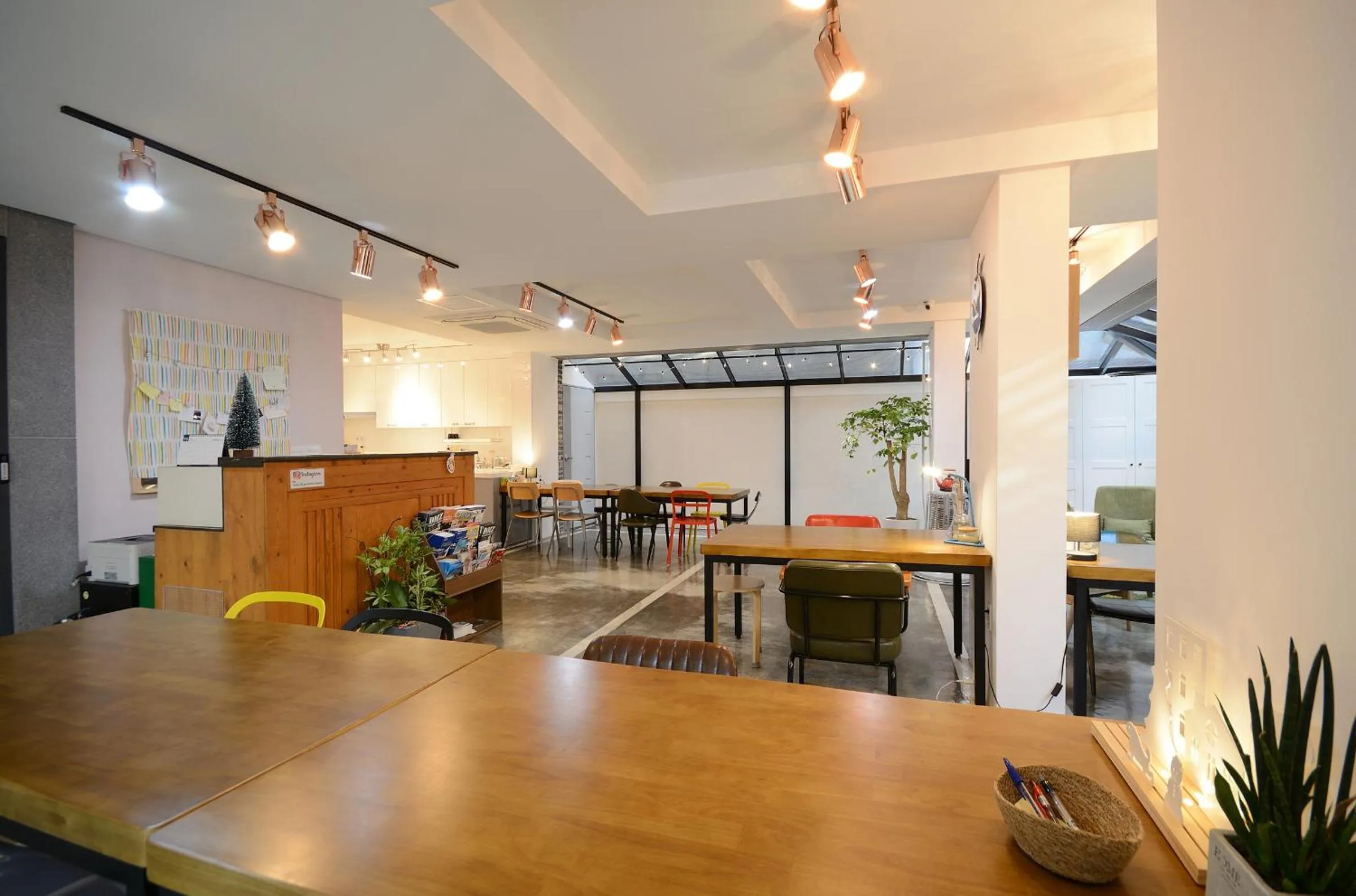 Communal lounge/ TV room in Sunnyhill Hostel Hongdae