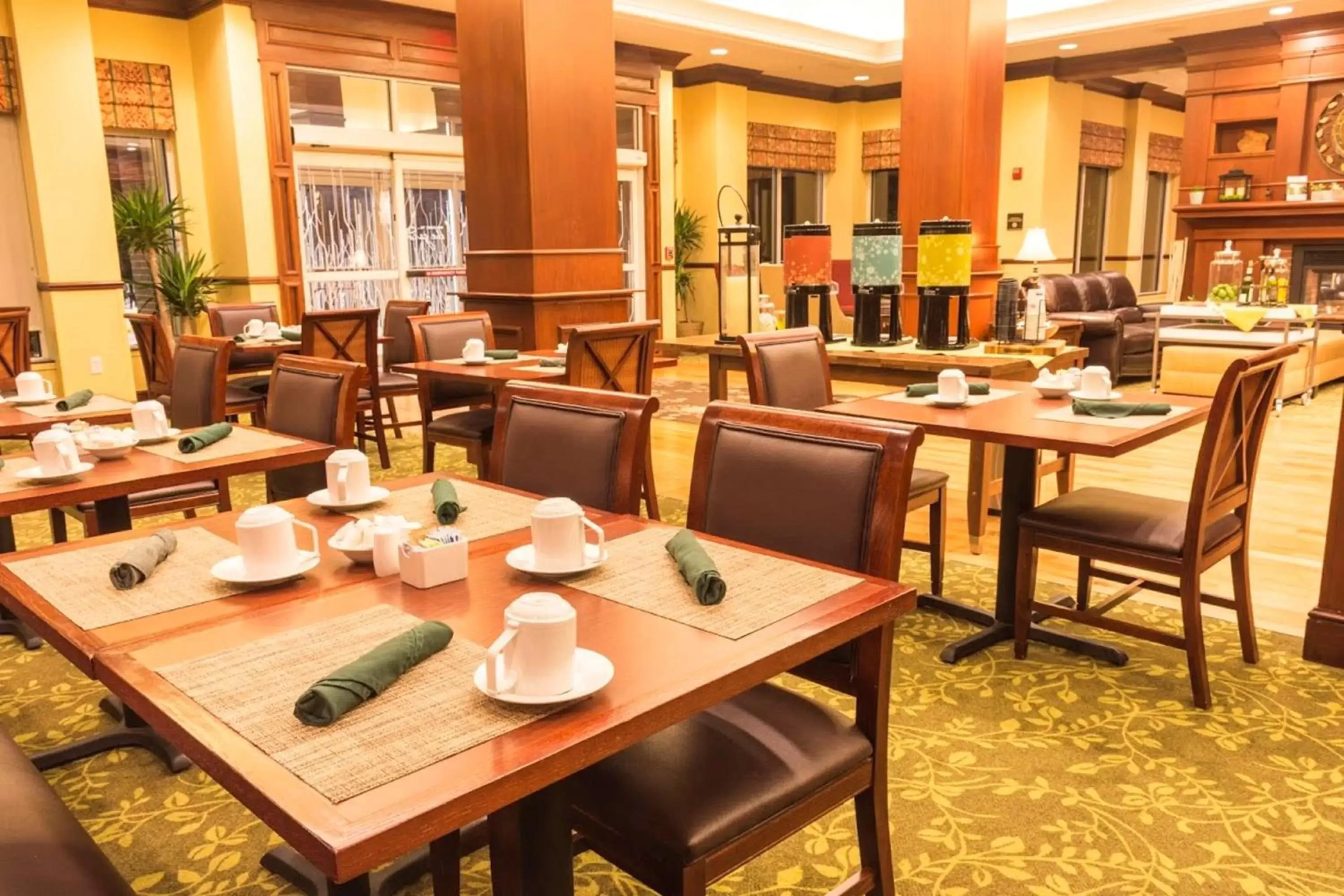 Lounge or bar, Restaurant/Places to Eat in Hilton Garden Inn Bangor