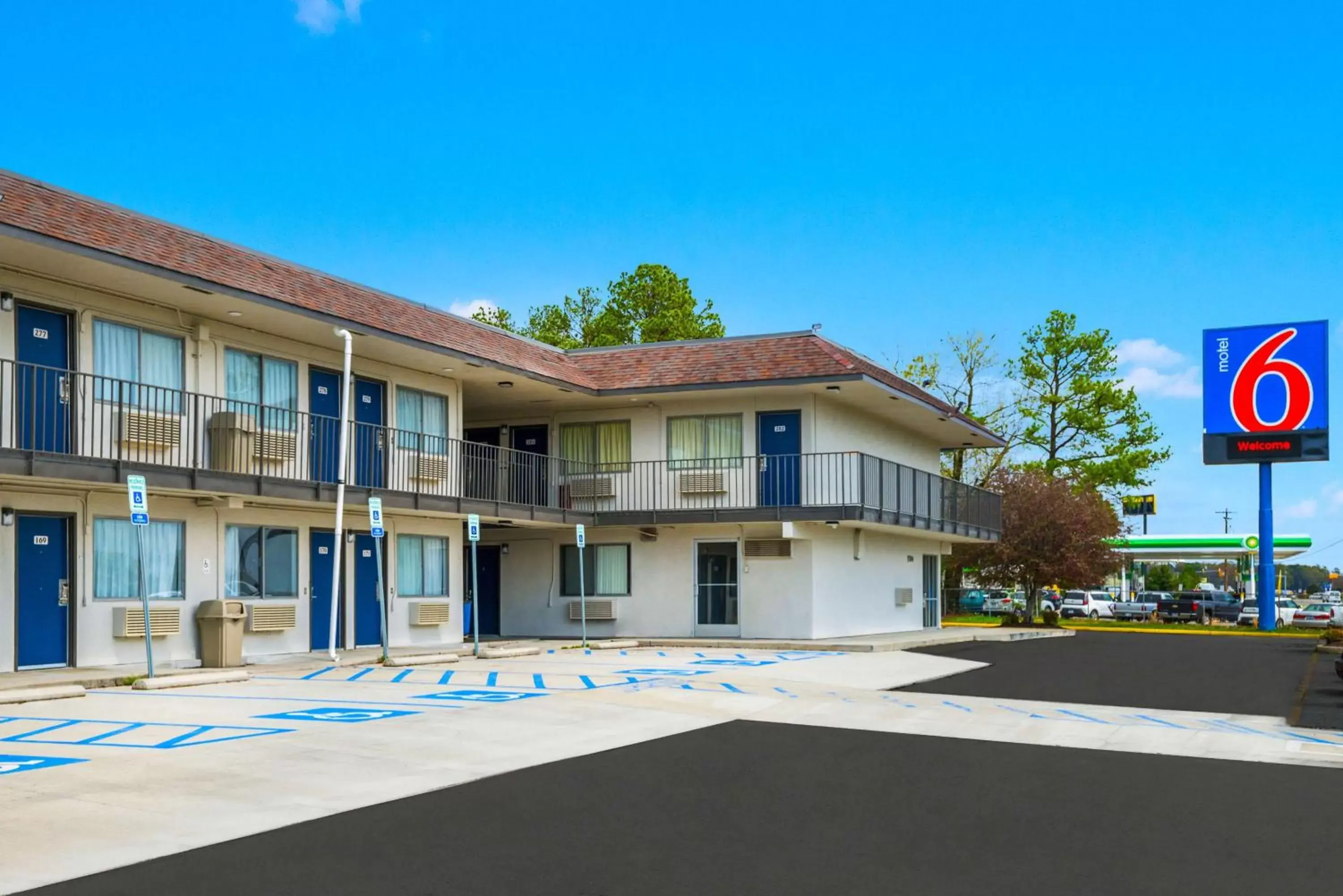 Property Building in Motel 6-Sandston, VA - Richmond, Va