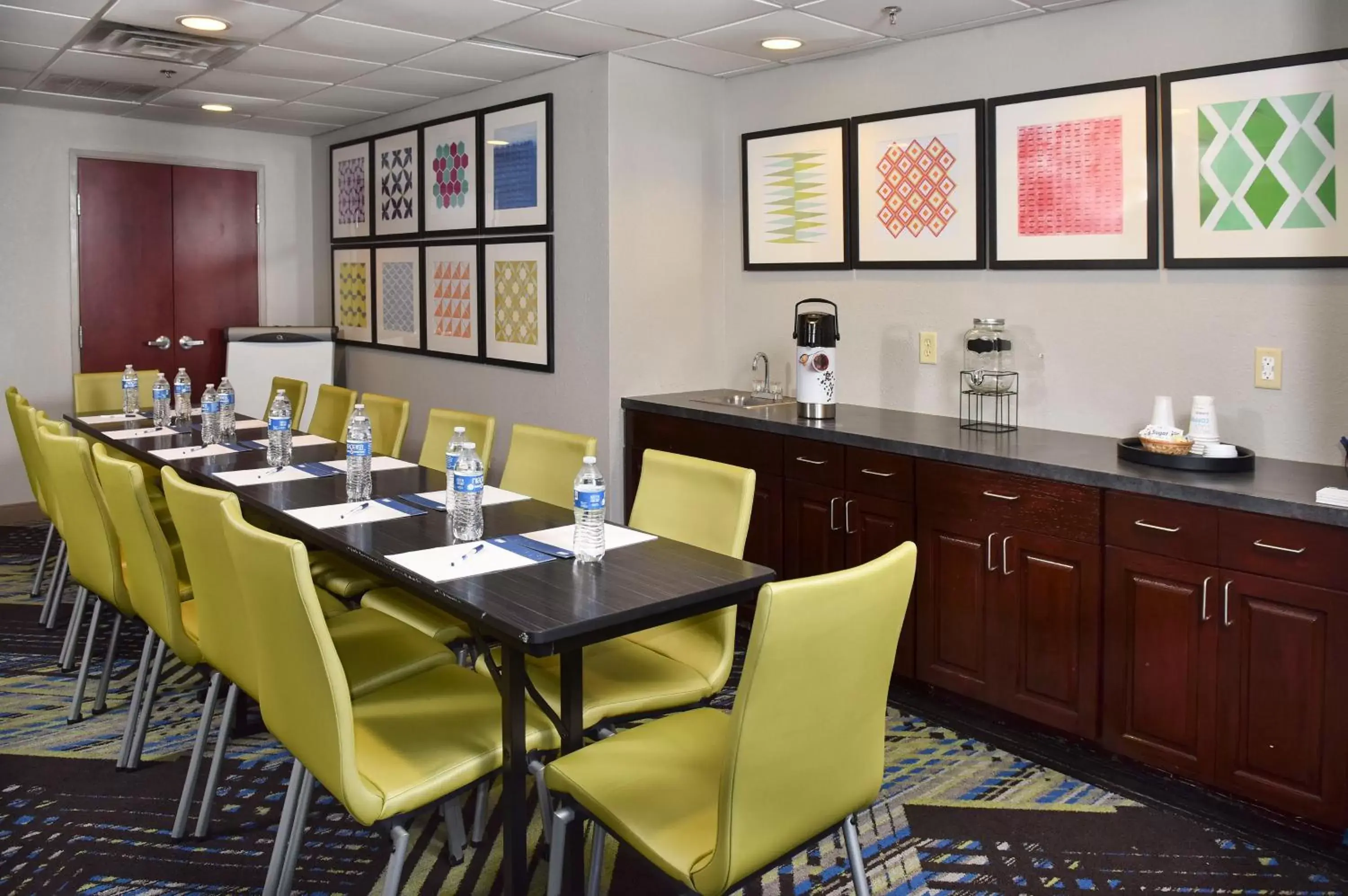 Meeting/conference room in Holiday Inn Express Hotel & Suites Selma, an IHG Hotel