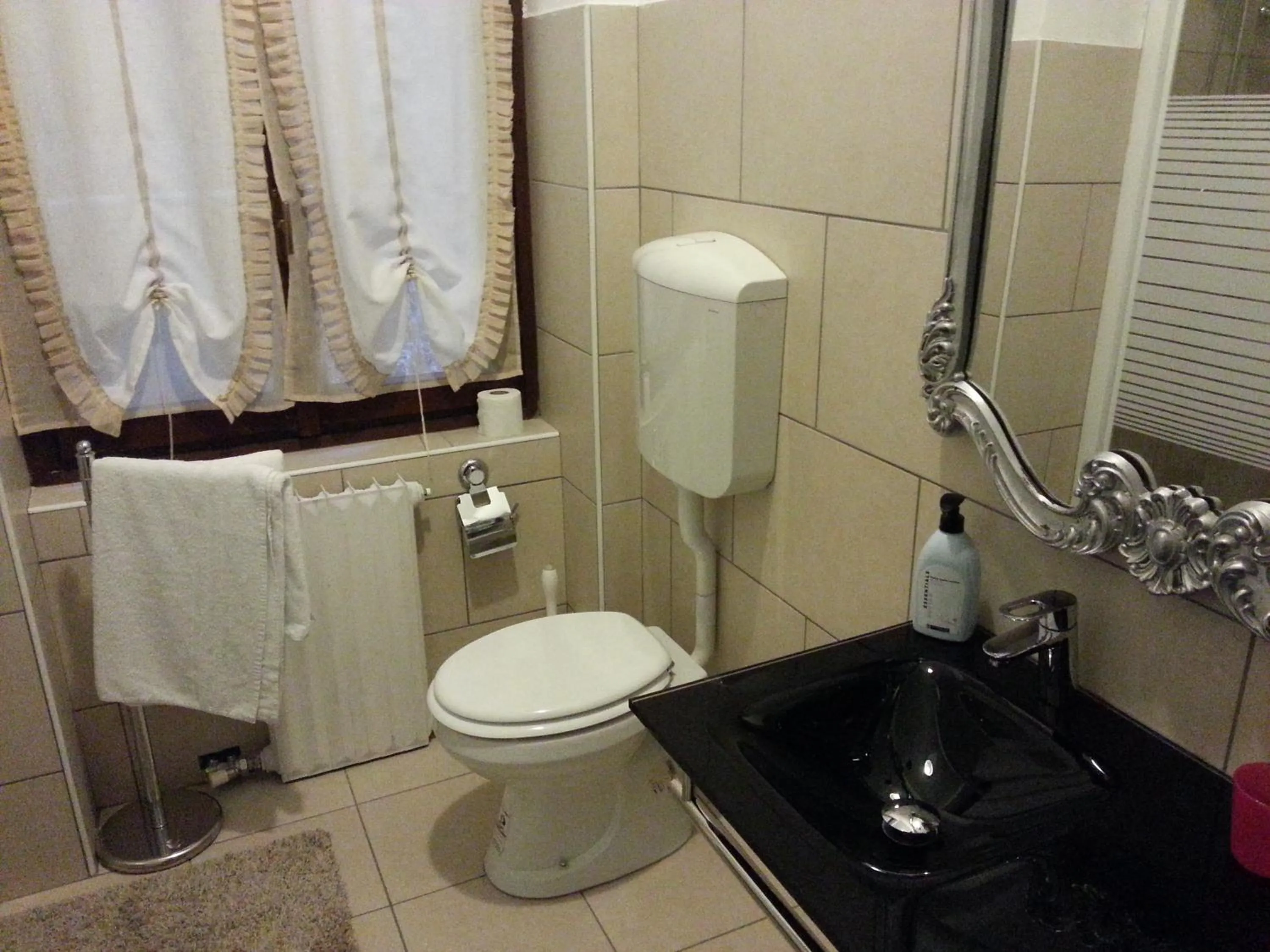 Bathroom in Megaride Guest House