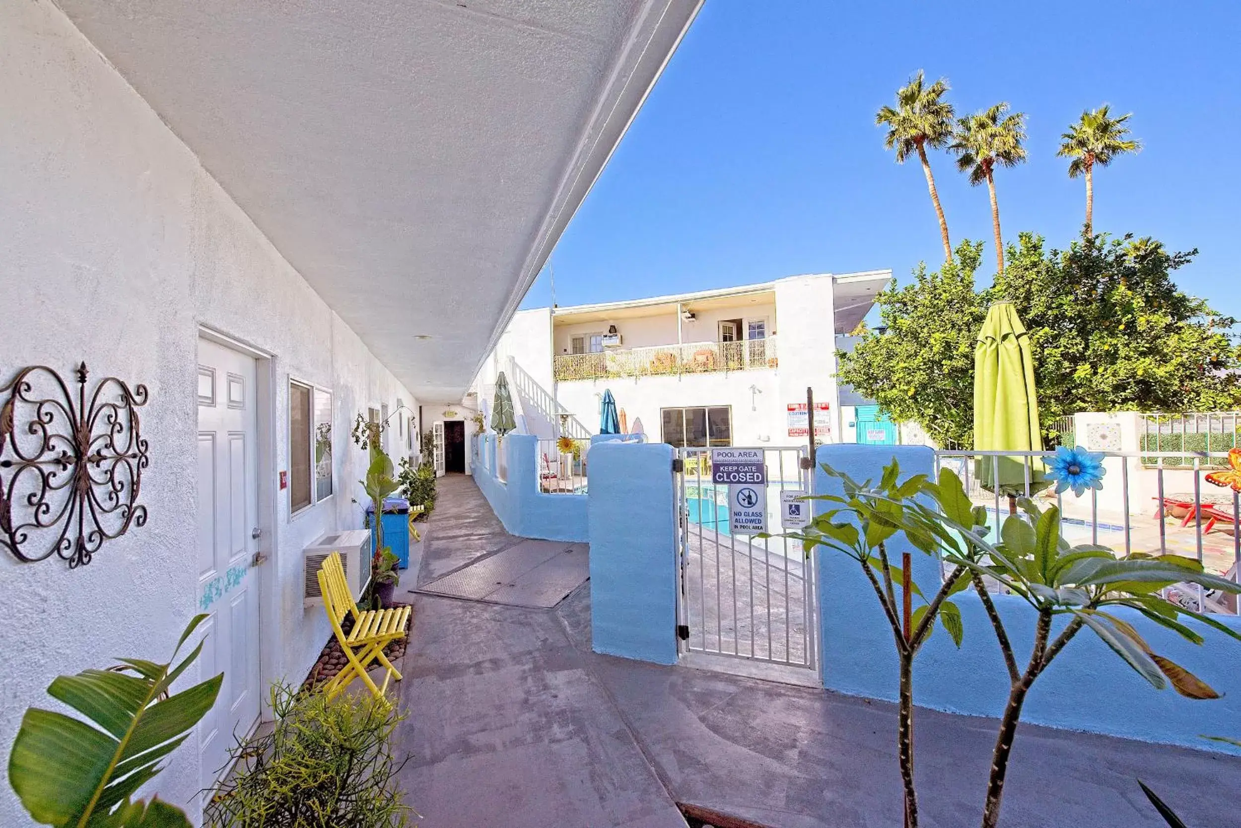 Property building in Inn at Palm Springs