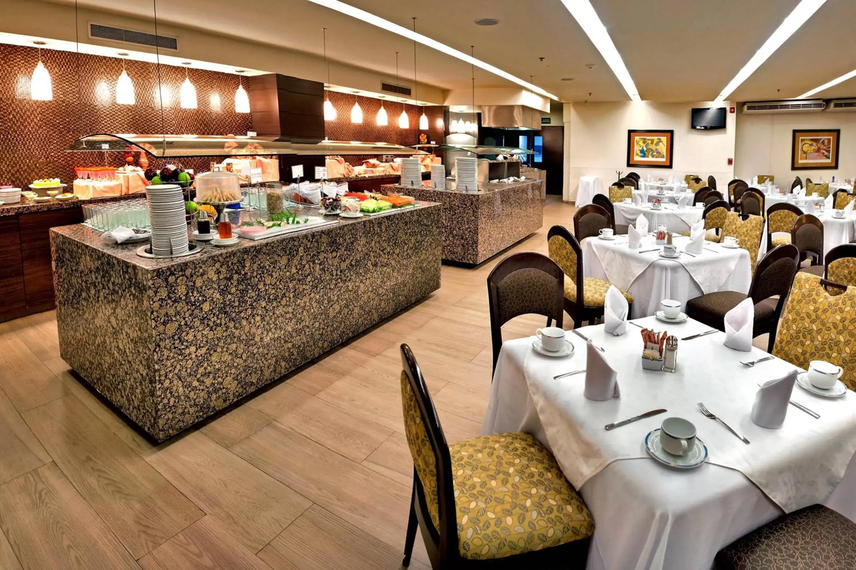 Breakfast, Restaurant/Places to Eat in Courtyard by Marriott Mexico City Revolucion