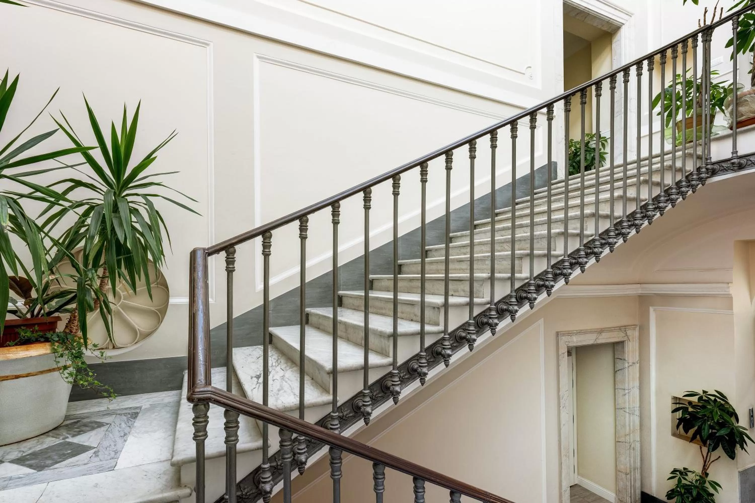 Facade/entrance, Balcony/Terrace in Dharma Style Hotel & Spa