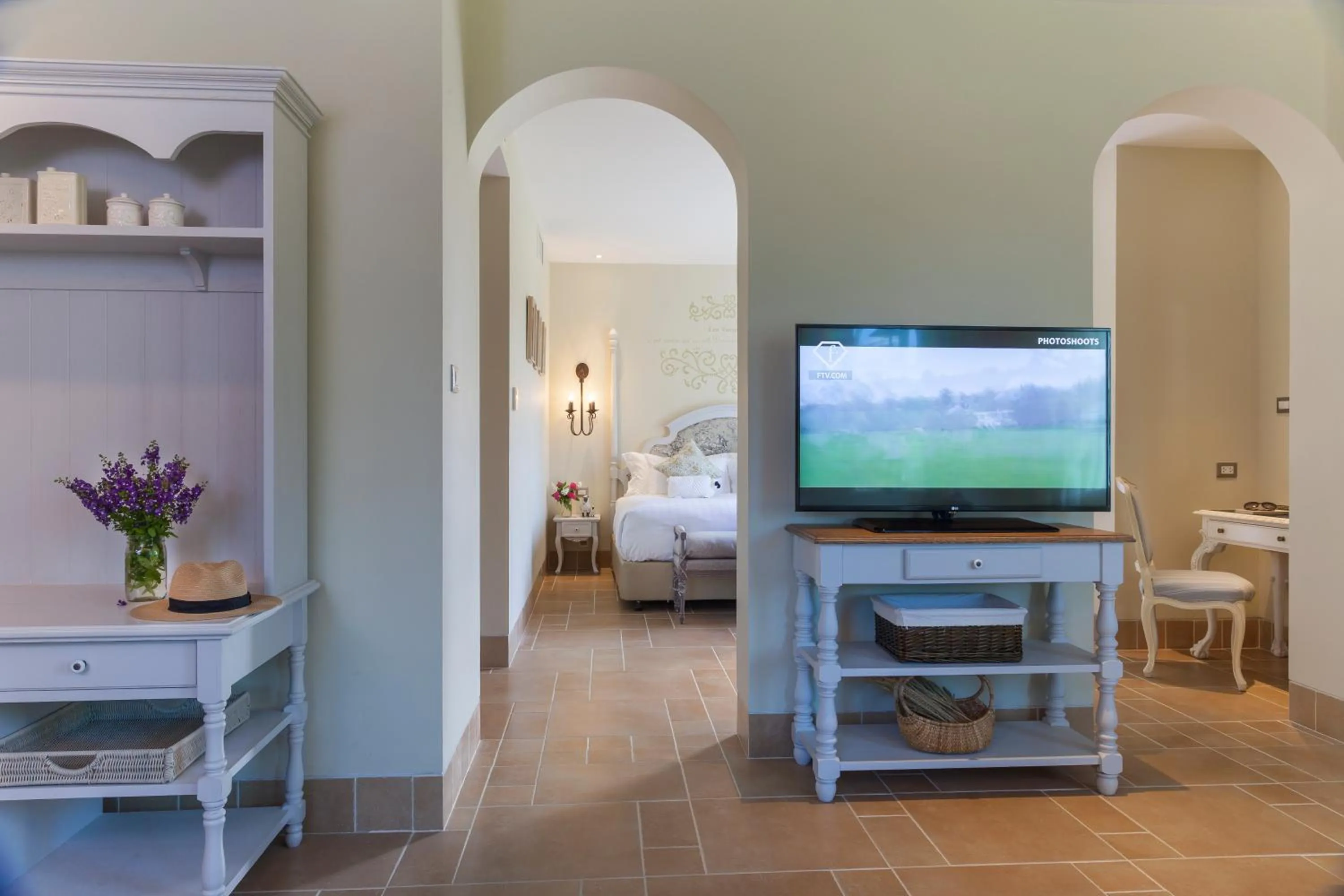 Living room, Bed in U Khao Yai