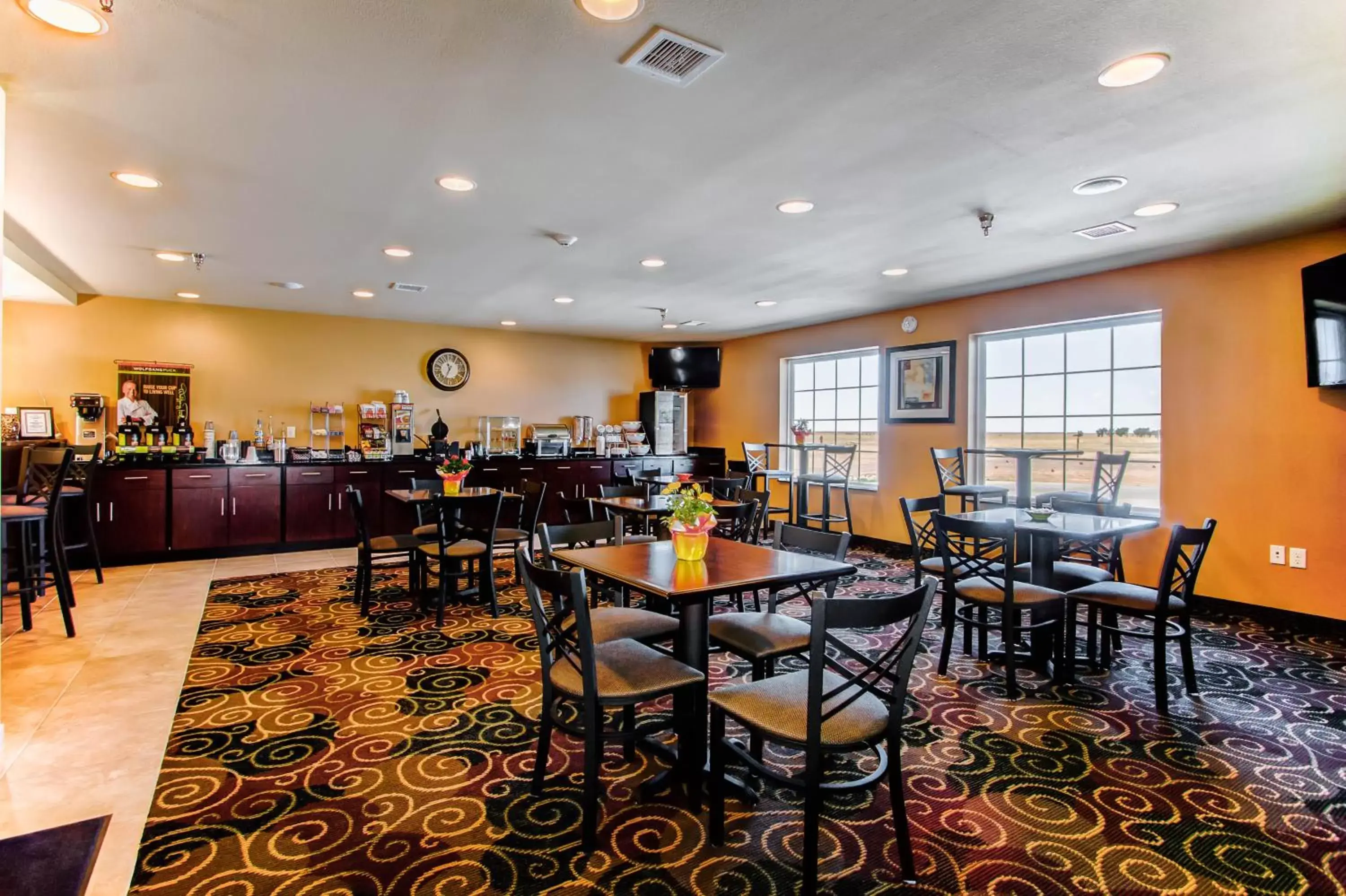 American breakfast, Restaurant/Places to Eat in Cobblestone Inn & Suites - Eads