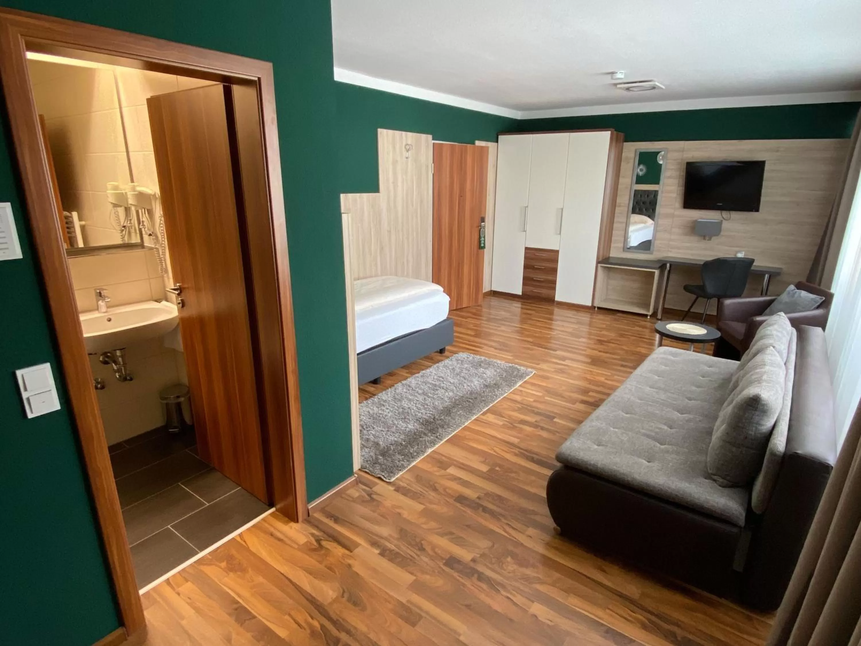 Bed in ZUM ZIEL Hotel Grenzach-Wyhlen bei Basel