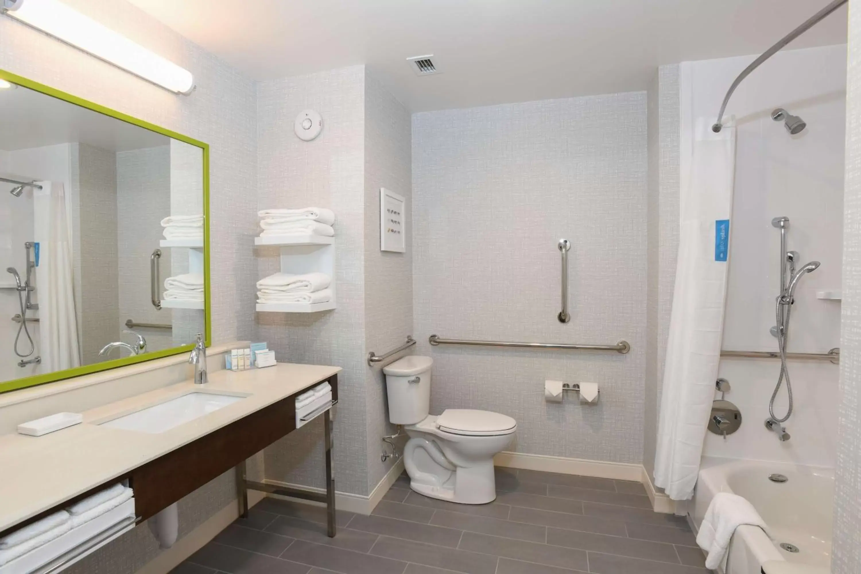 Bathroom in Hampton Inn & Suites Cincinnati Liberty Township