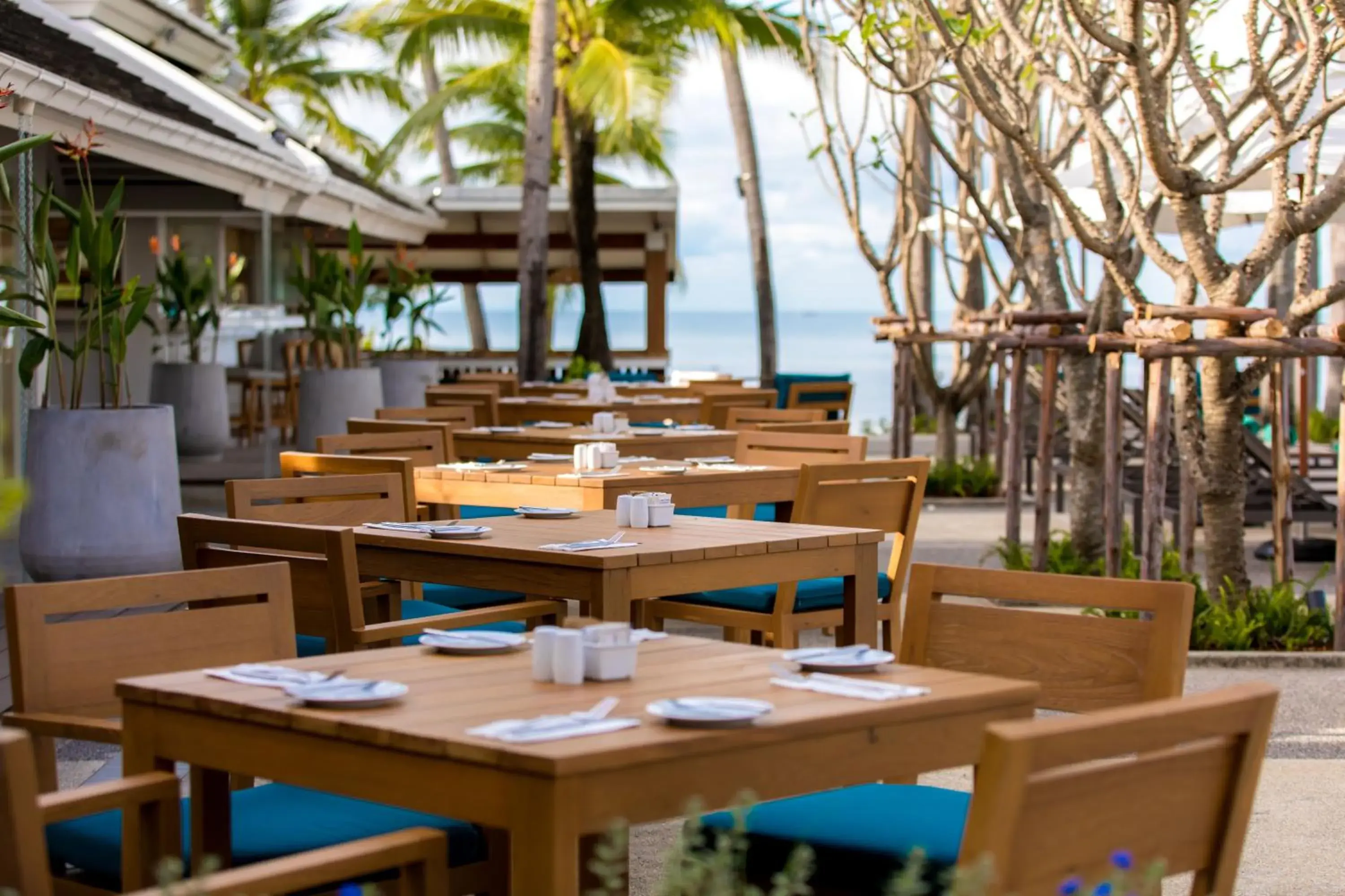 Restaurant/Places to Eat in Outrigger Koh Samui Beach Resort - SHA Extra Plus