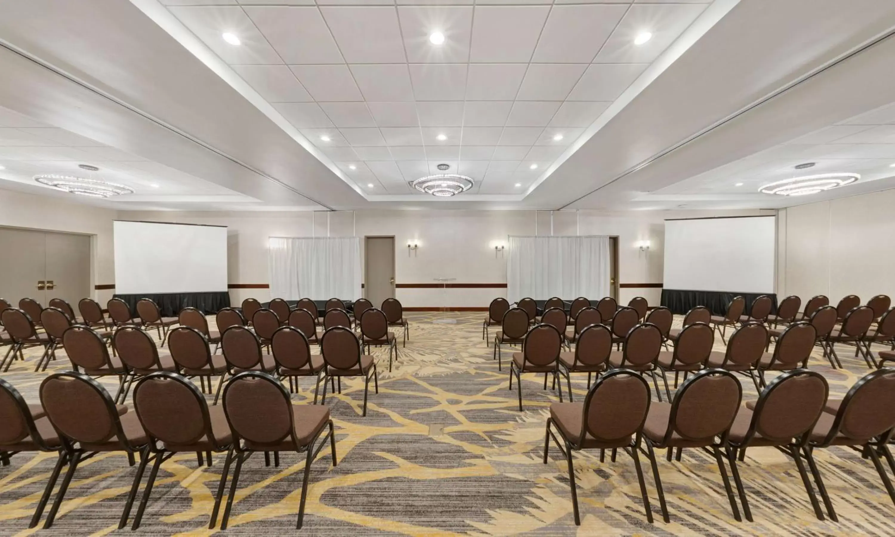 Meeting/conference room in Embassy Suites by Hilton Milwaukee Brookfield