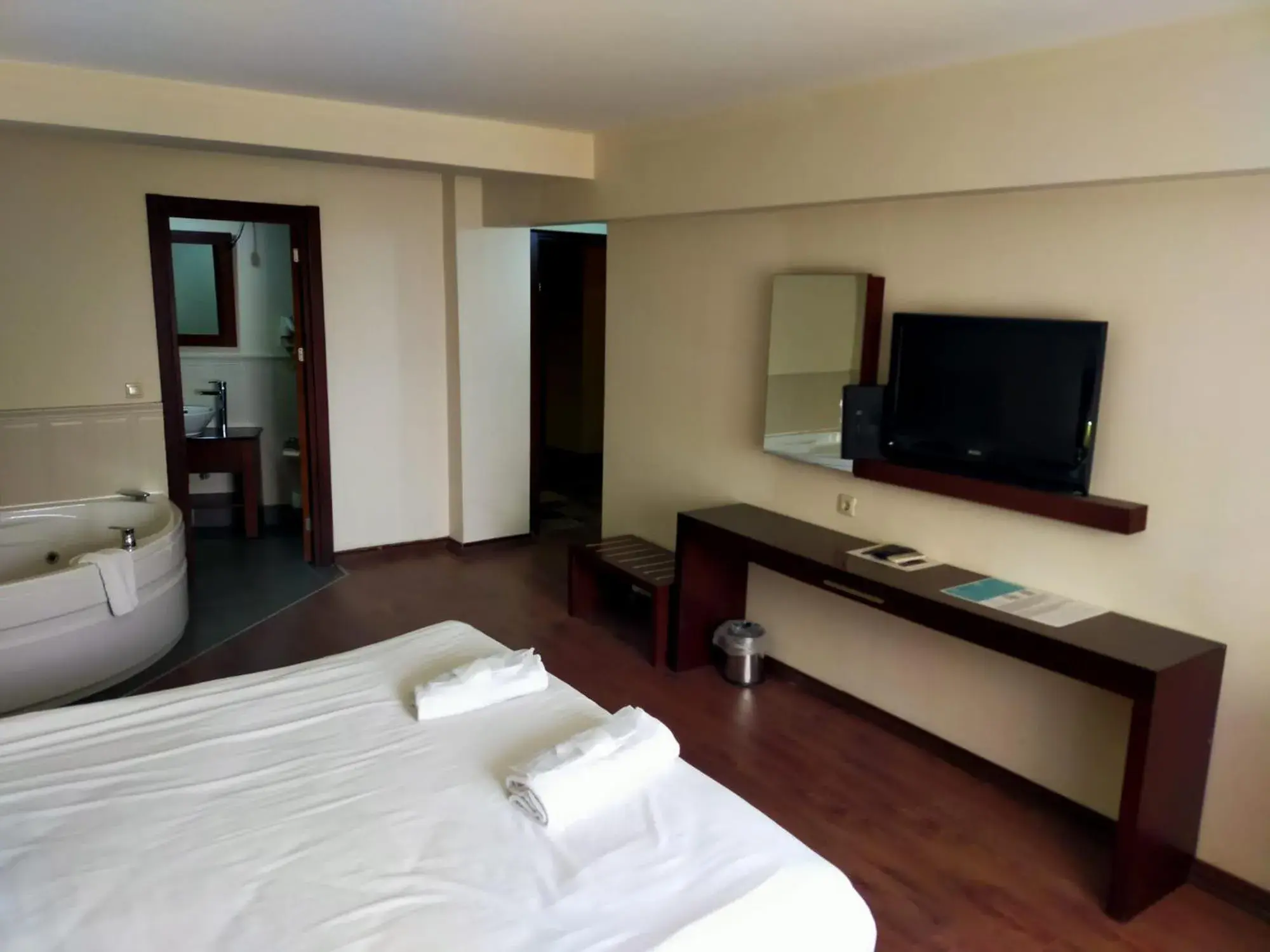 Photo of the whole room, Bed in Tiara Thermal & SPA Hotel Photo of the whole room, Bed in Tiara Thermal & SPA Hotel