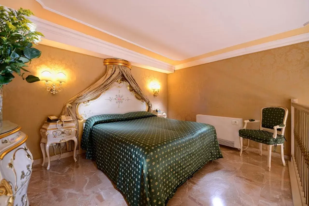 Bed in Hotel Canaletto
