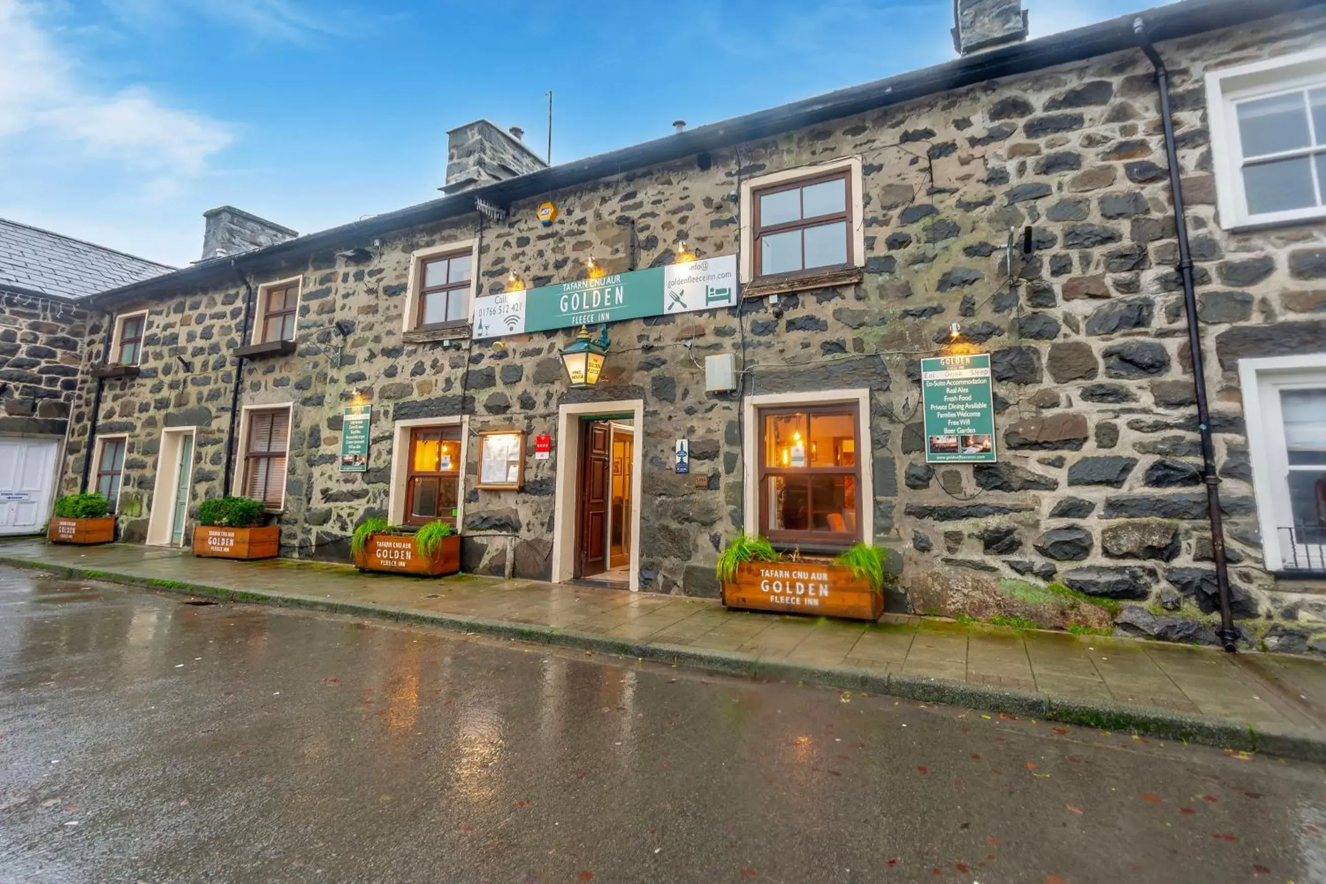 Property Building in The Golden Fleece Inn