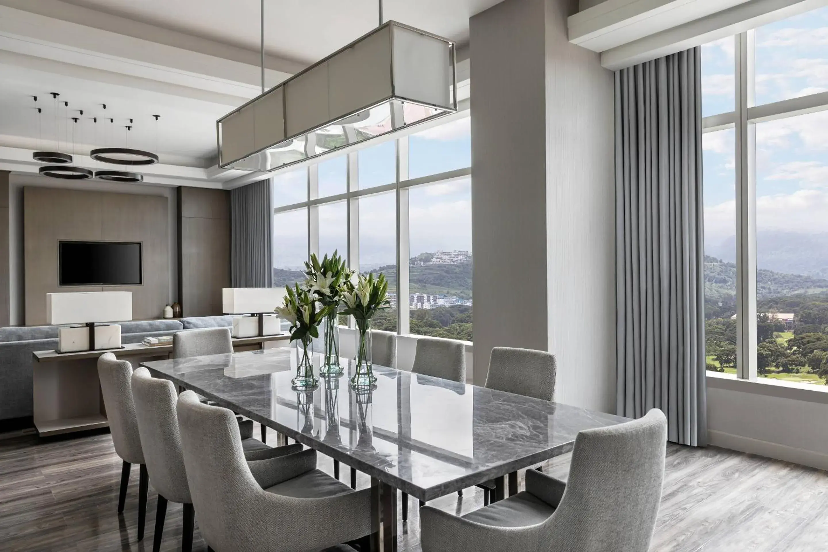 Dining area in Clark Marriott Hotel