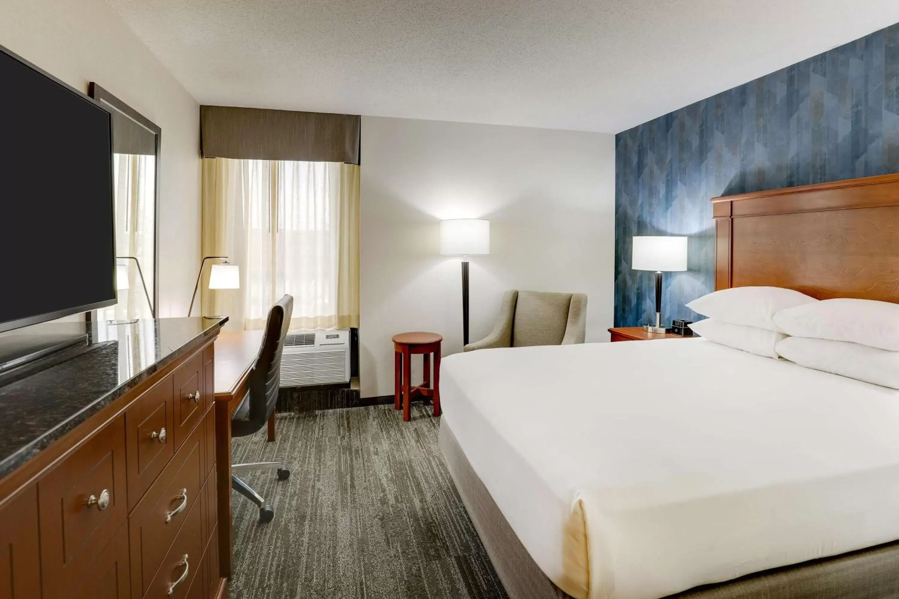 Bedroom in Drury Inn & Suites St. Louis St. Peters