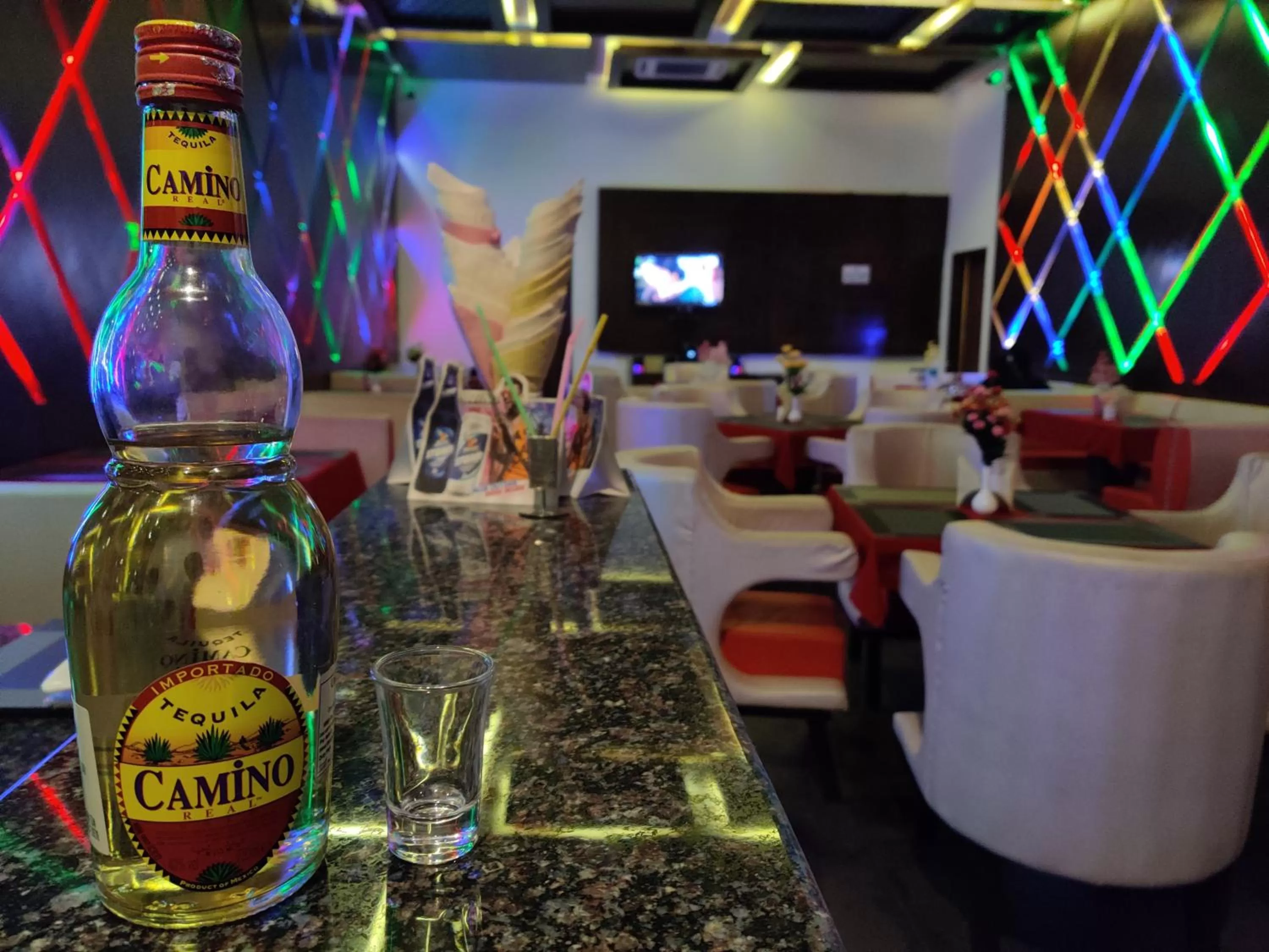 Restaurant/places to eat in Hotel Suktara International