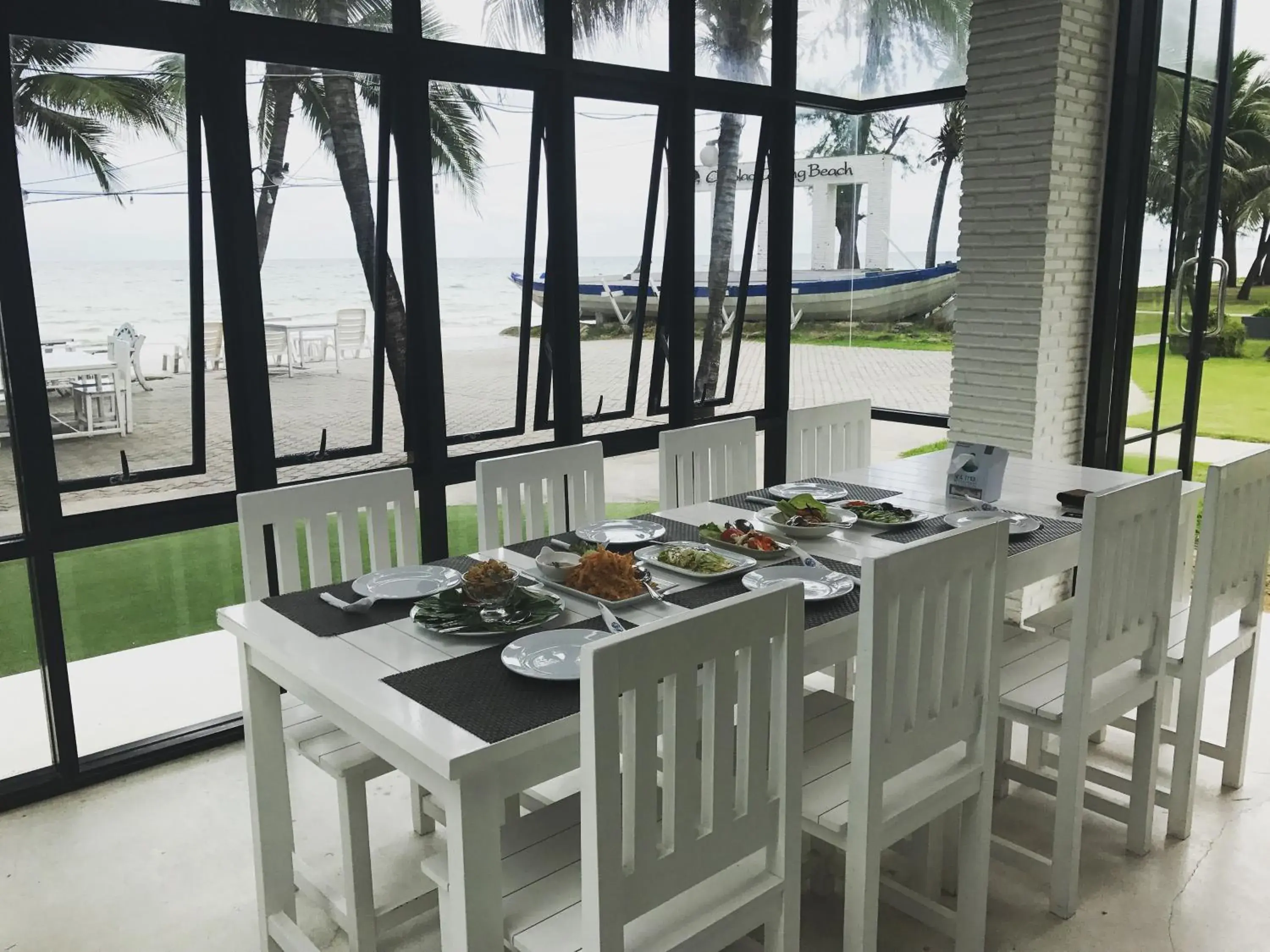 Restaurant/Places to Eat in Chaolao Tosang Beach Hotel