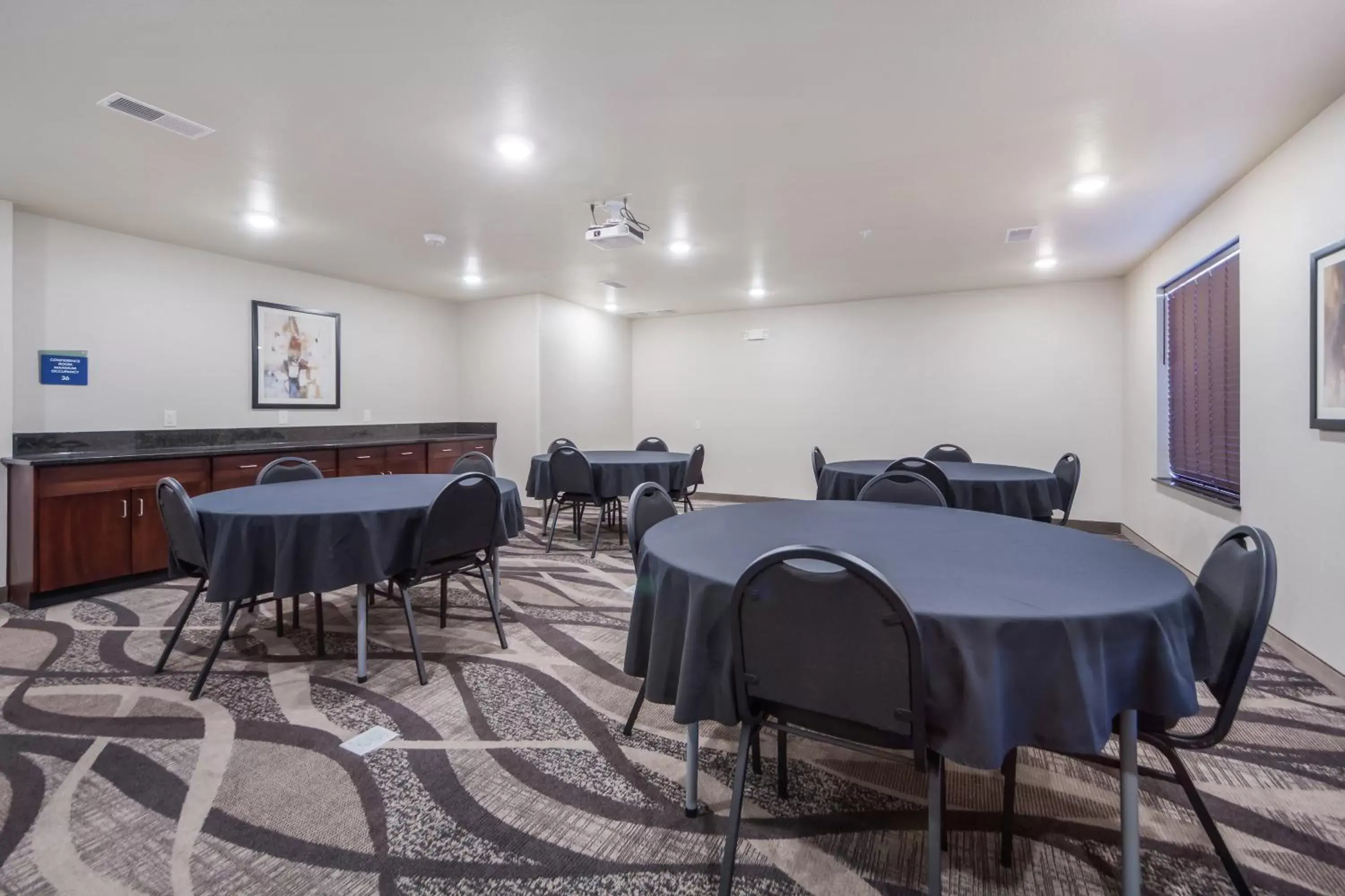 Meeting/conference room in Cobblestone Inn & Suites - Holdrege