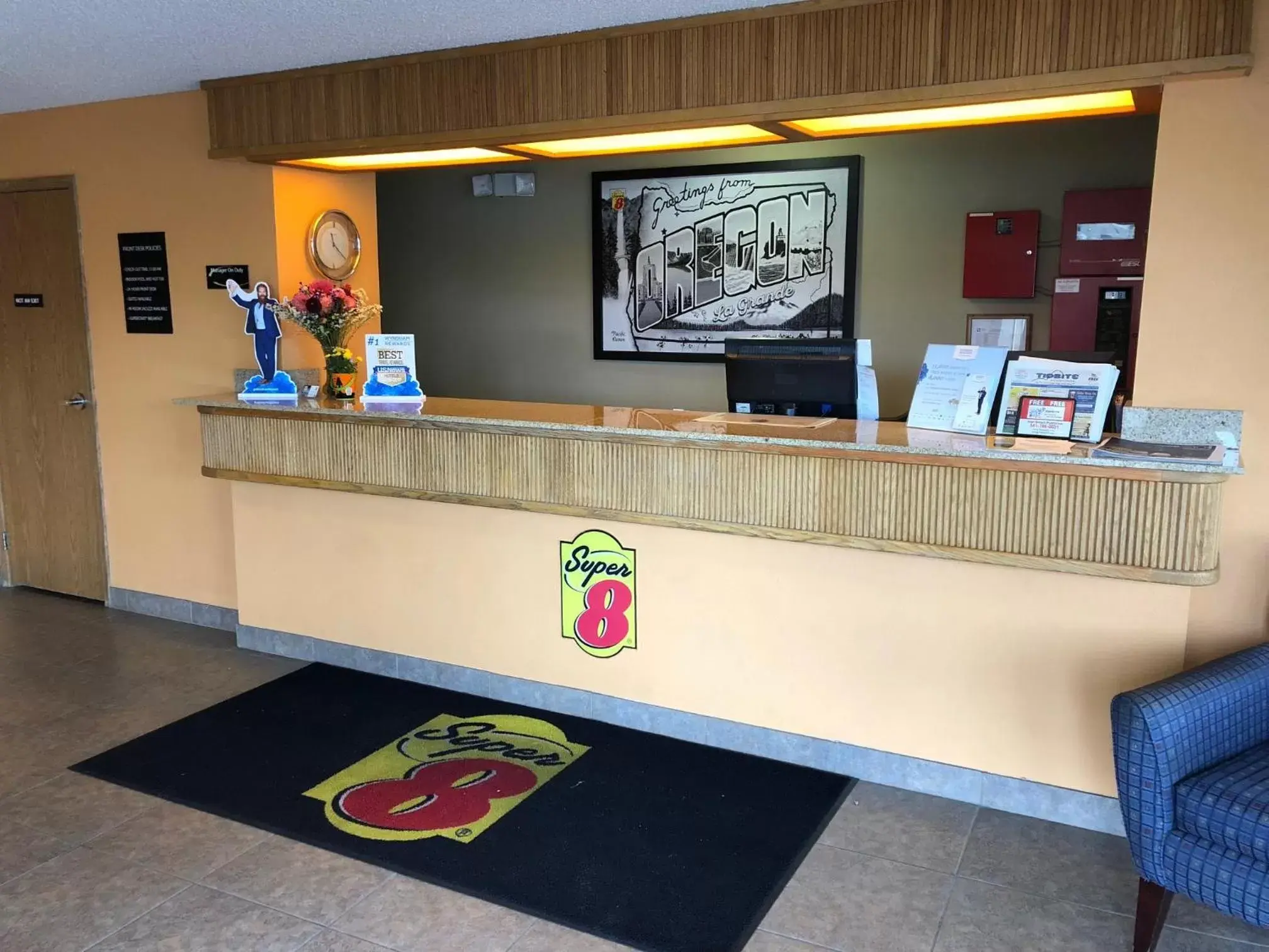 Lobby or reception in Super 8 by Wyndham LaGrande Lobby or reception in Super 8 by Wyndham LaGrande