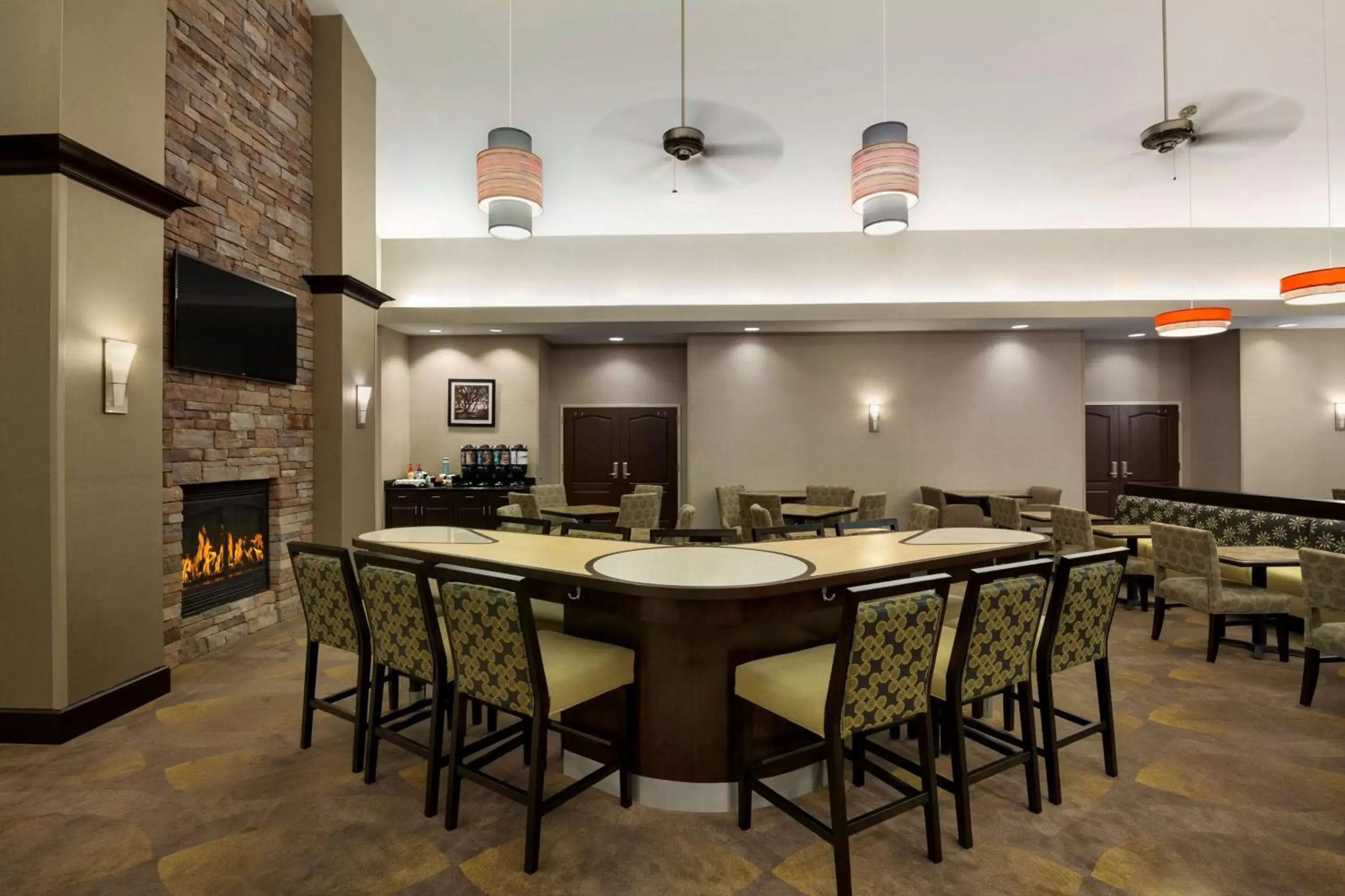 Dining area in Homewood Suites by Hilton York