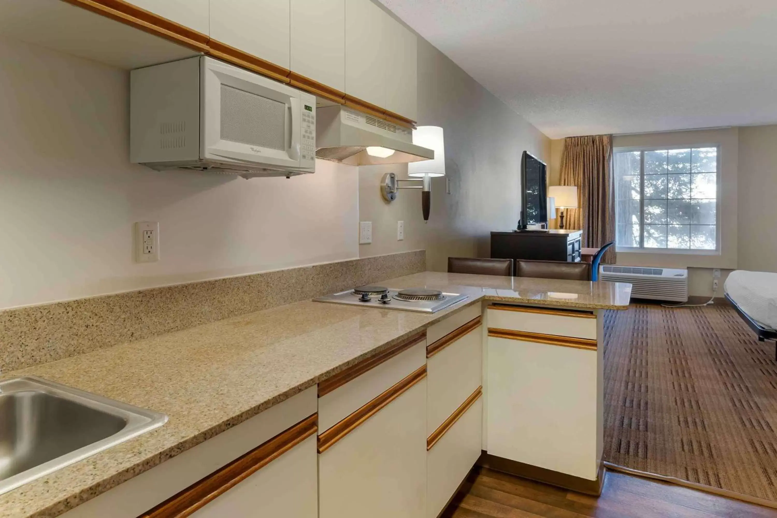 Bedroom, Kitchen/Kitchenette in Extended Stay America Suites - San Jose - Downtown