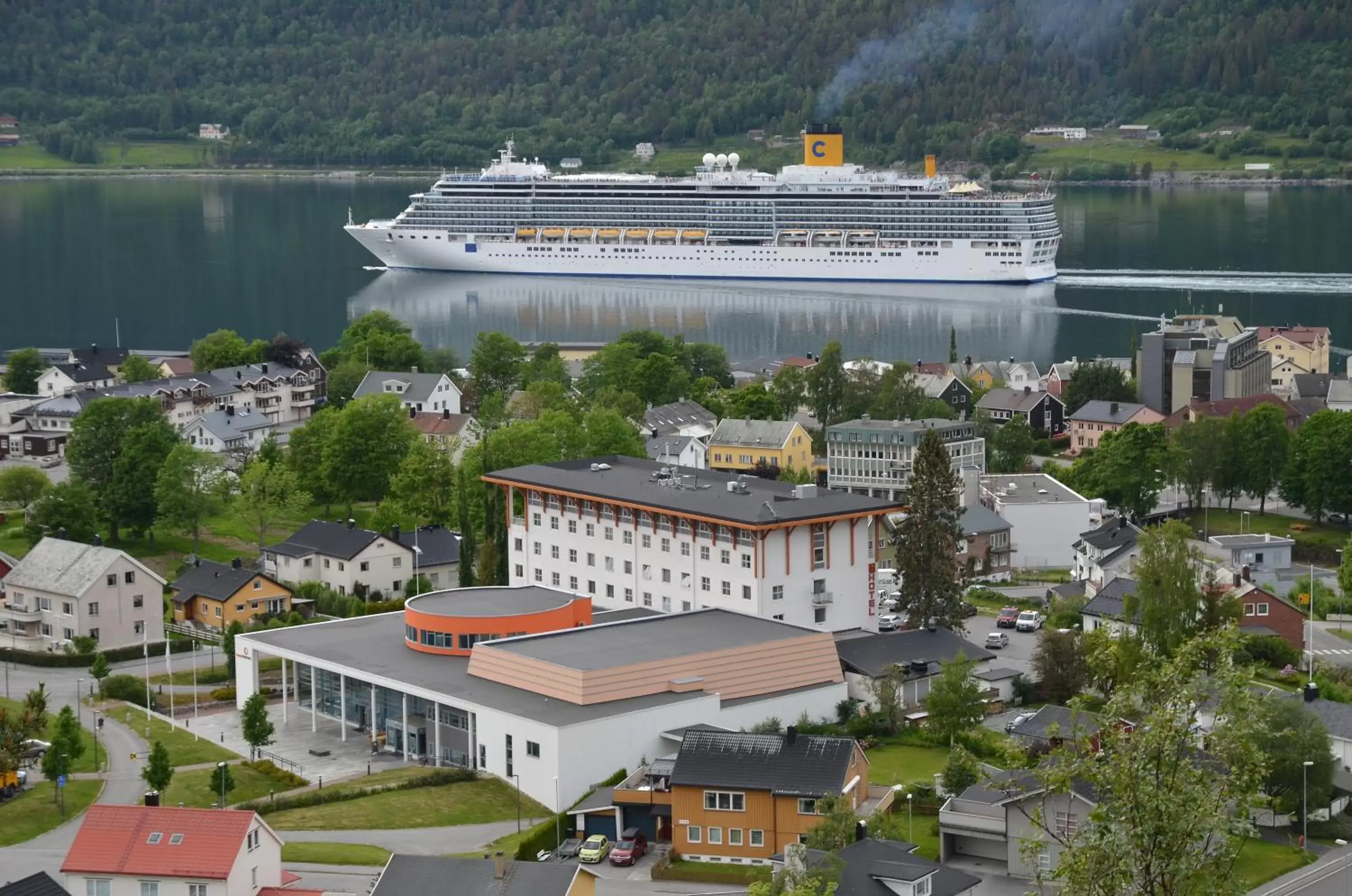 Garden, Nearby Landmark in Grand Hotel – by Classic Norway Hotels