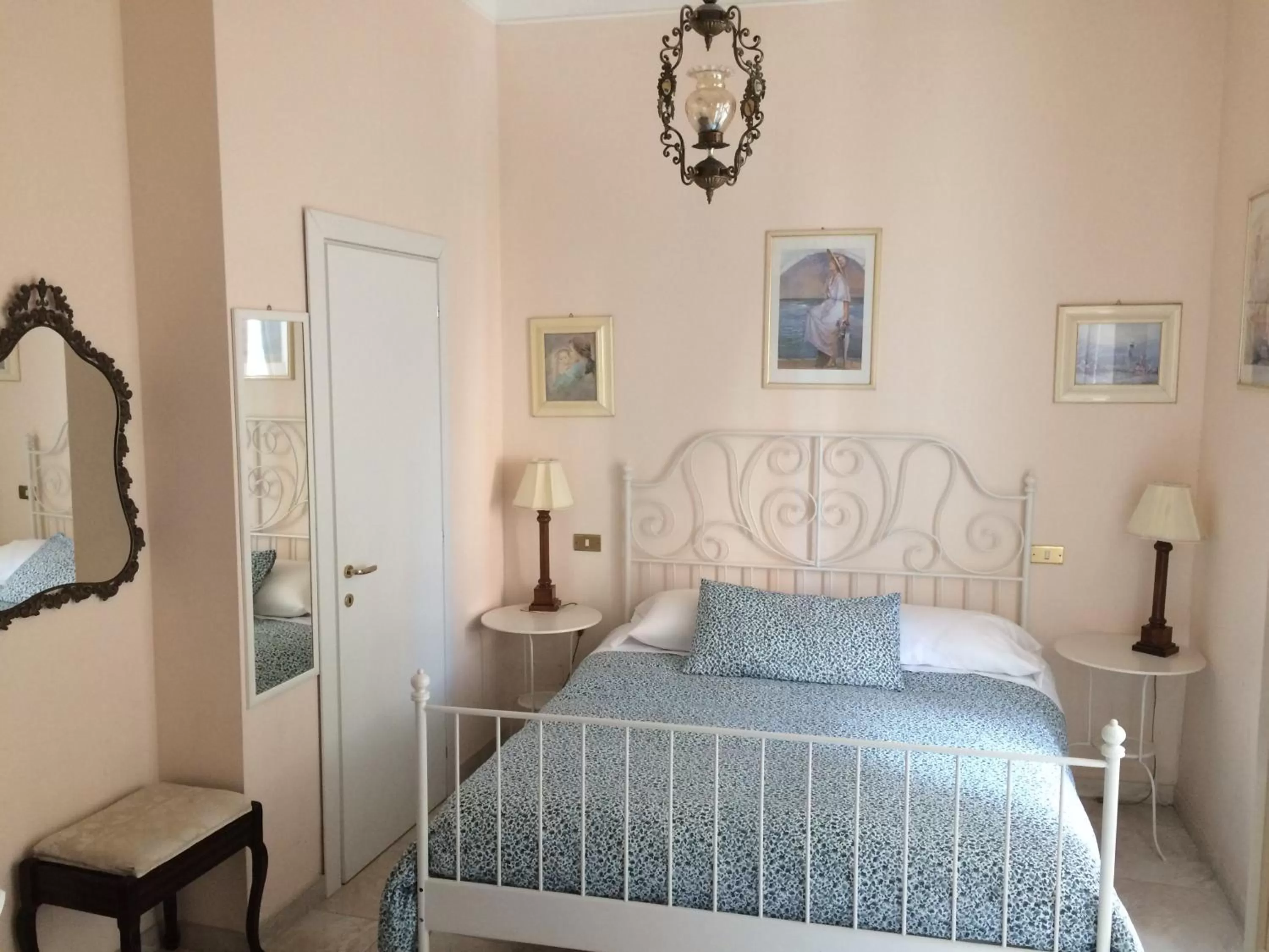 Bed in Borgo Antico Santa Lucia