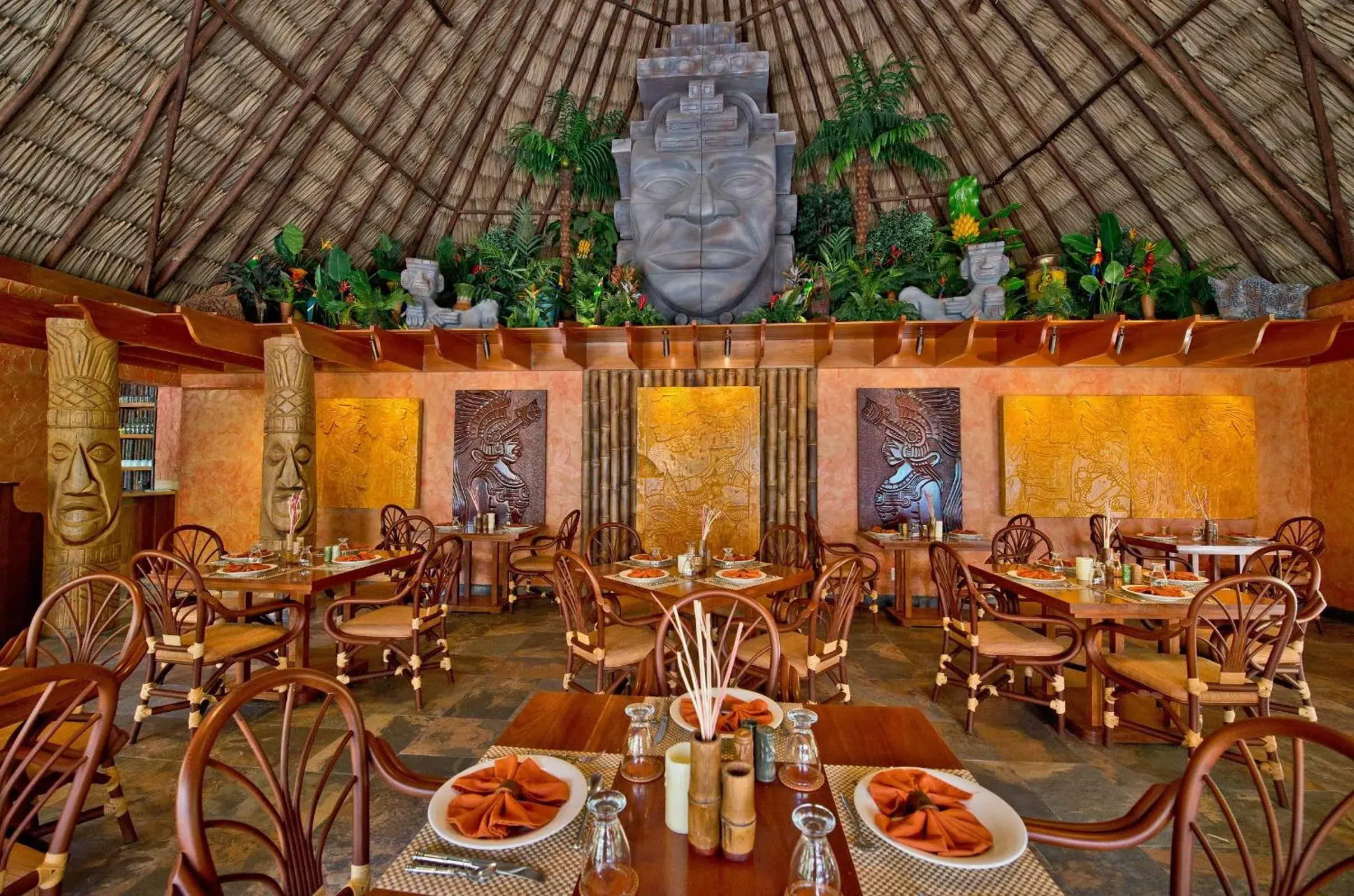 Restaurant/Places to Eat in Ramon's Village Resort