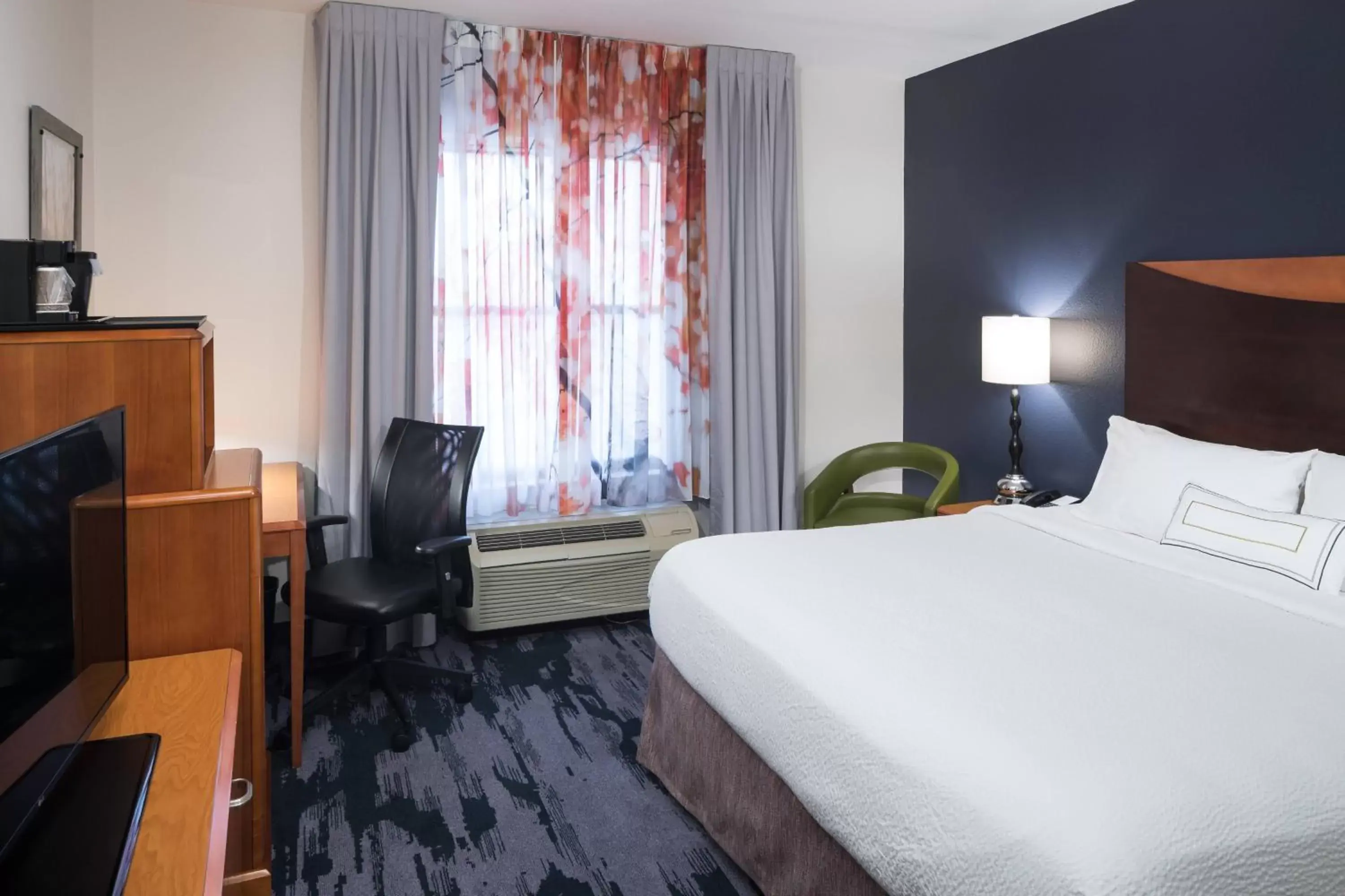 Photo of the whole room, Bed in Fairfield Inn Suites by Marriott Orlando At SeaWorld