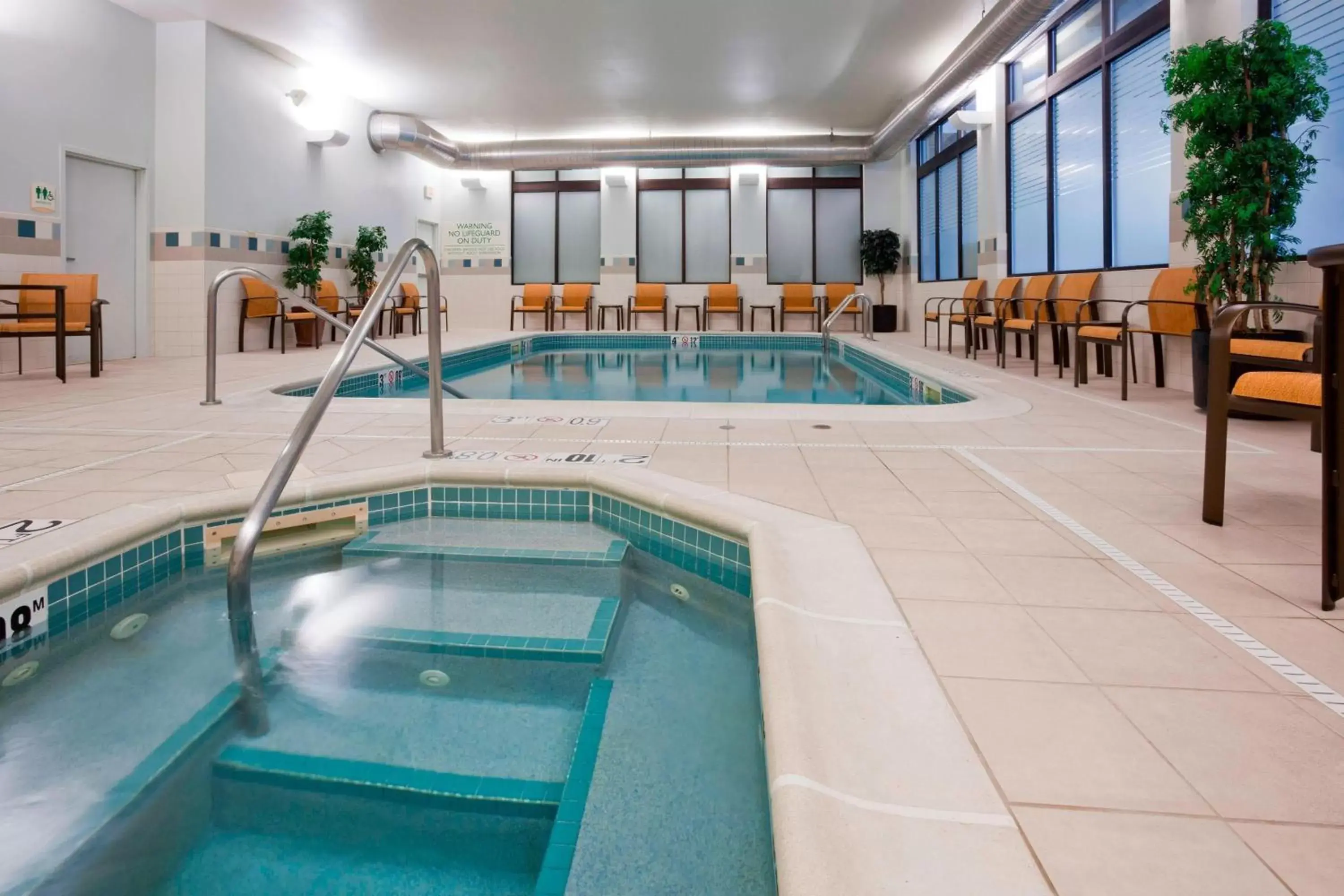 Swimming Pool in Courtyard Rochester Mayo Clinic Area/Saint Marys
