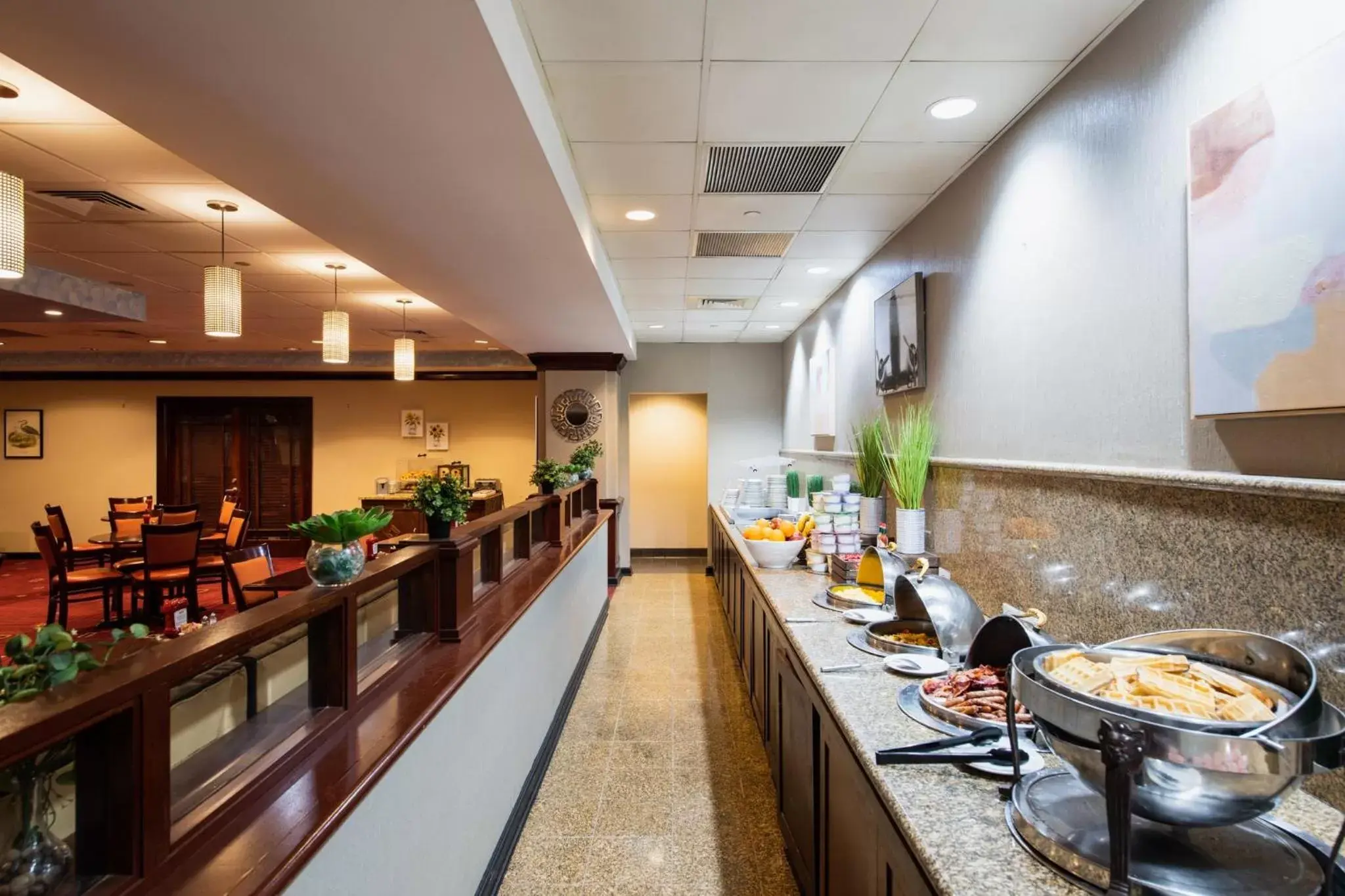 Breakfast, Restaurant/Places to Eat in Crowne Plaza Newark Airport, an IHG Hotel