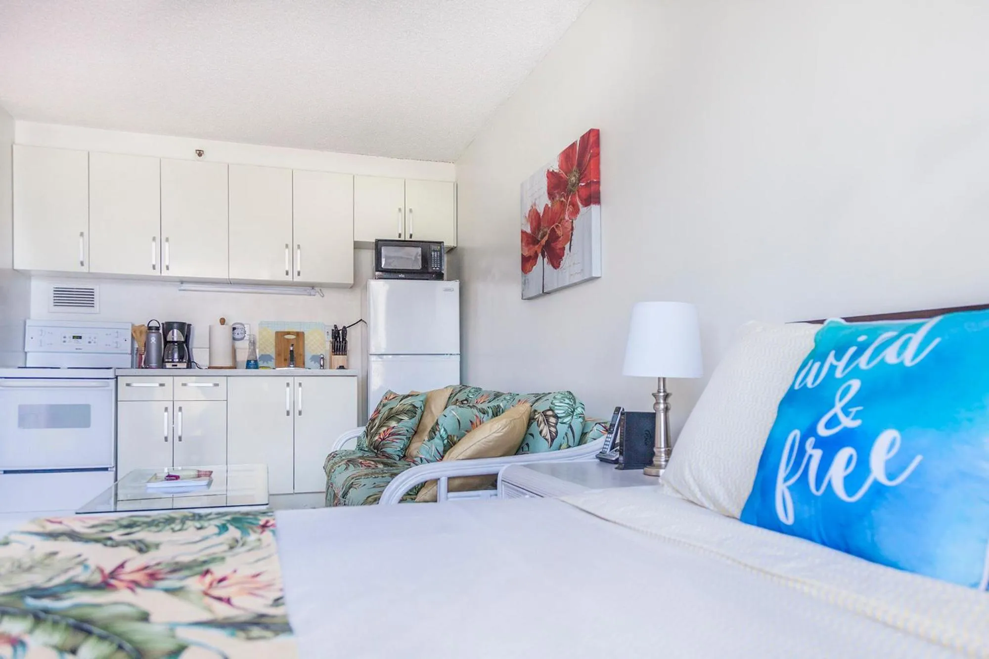 Bed in Tropical Studios at Marine Surf Waikiki - FREE PARKING - BEST LOCATION - FULL KITCHEN - SWIMMING POOL