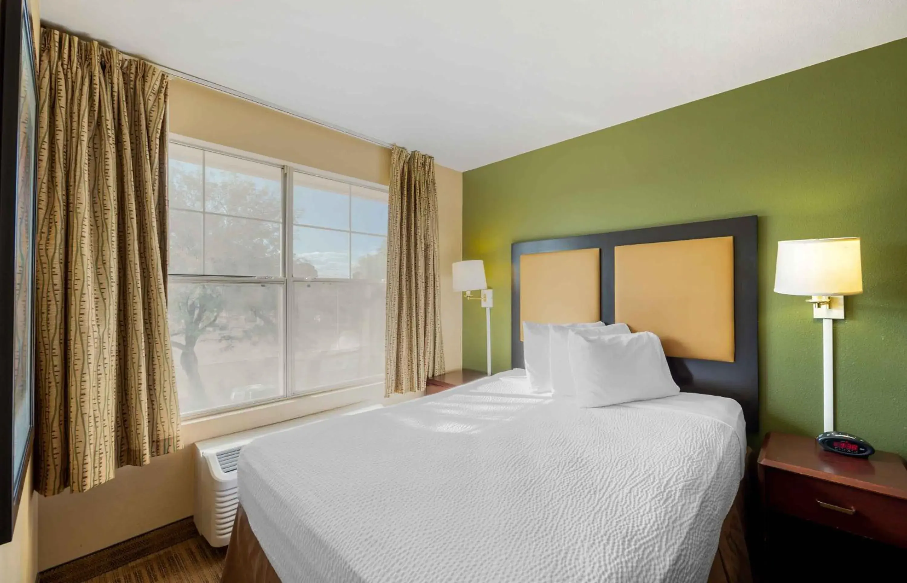 Bedroom, Bed in Extended Stay America Suites - Las Vegas - East Flamingo
