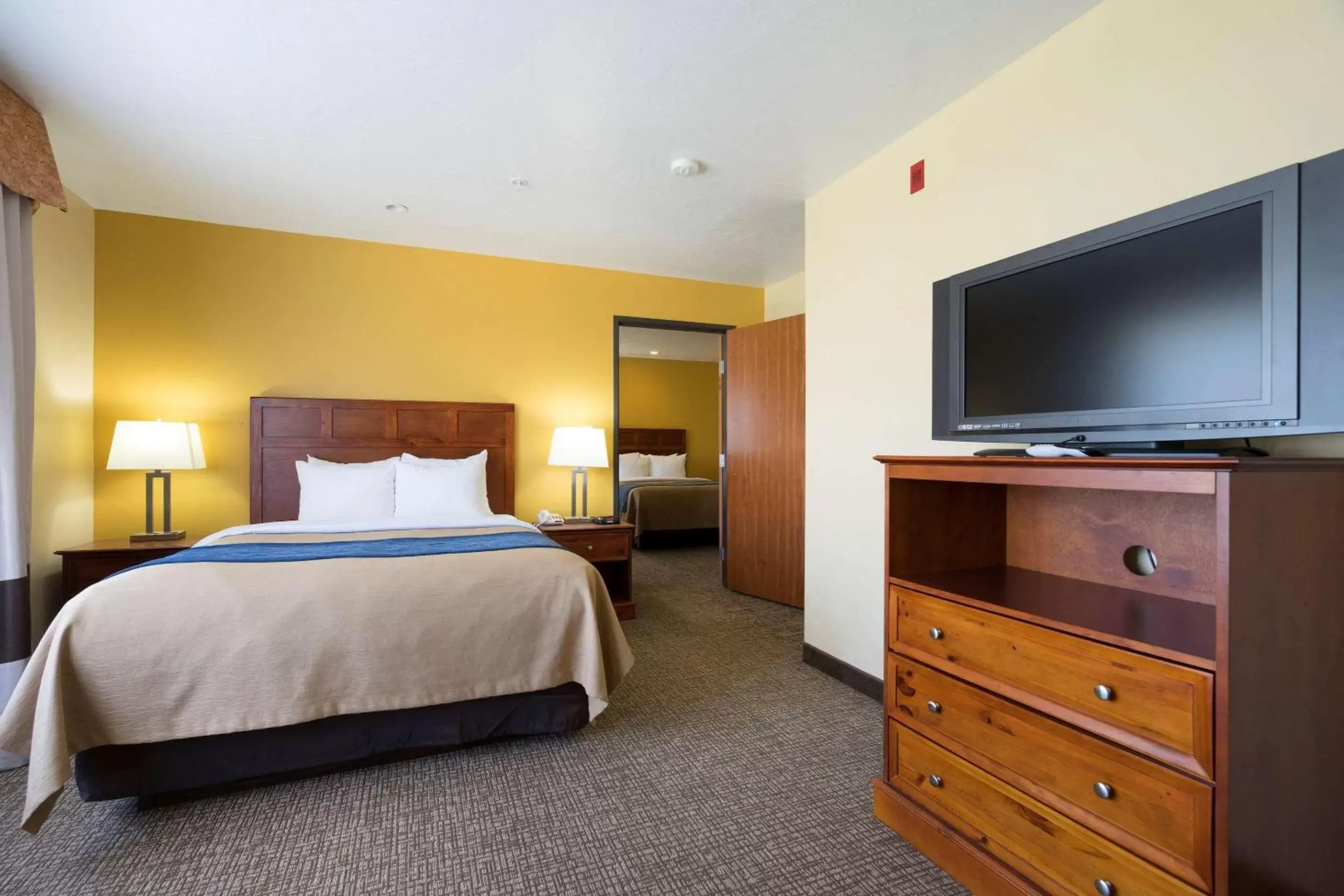 Photo of the whole room, Bed in Comfort Inn and Suites Cedar City