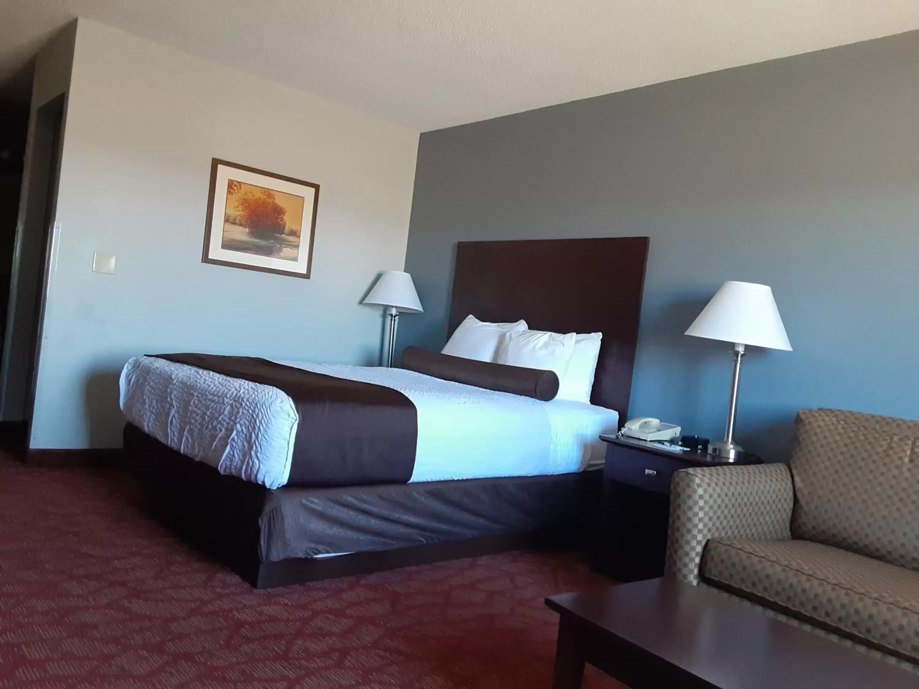 Bed in Boarders Inn & Suites by Cobblestone Hotels - Superior/Duluth Bed in Boarders Inn & Suites by Cobblestone Hotels - Superior/Duluth