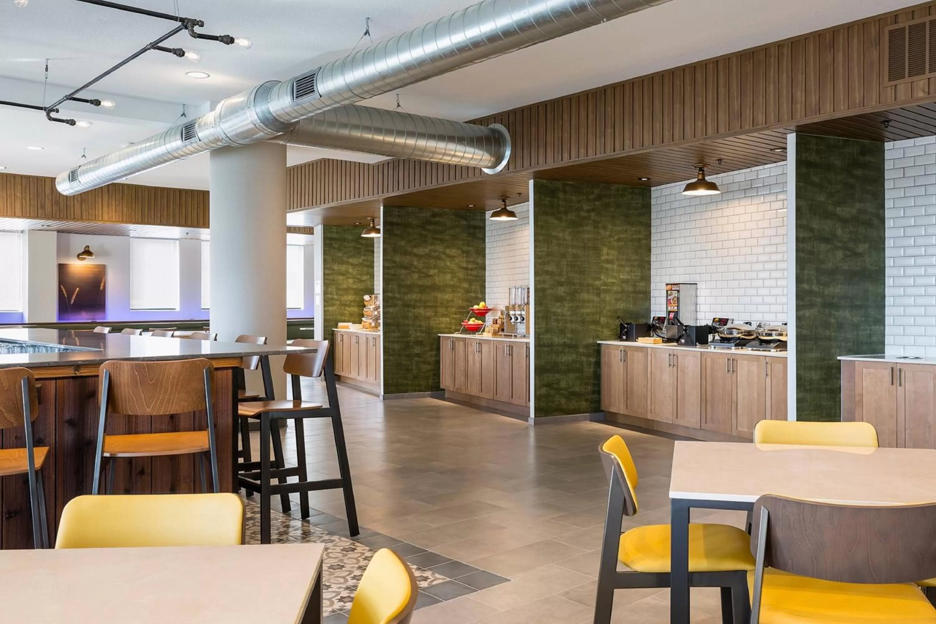 Breakfast in Fairfield Inn & Suites by Marriott Des Moines Downtown