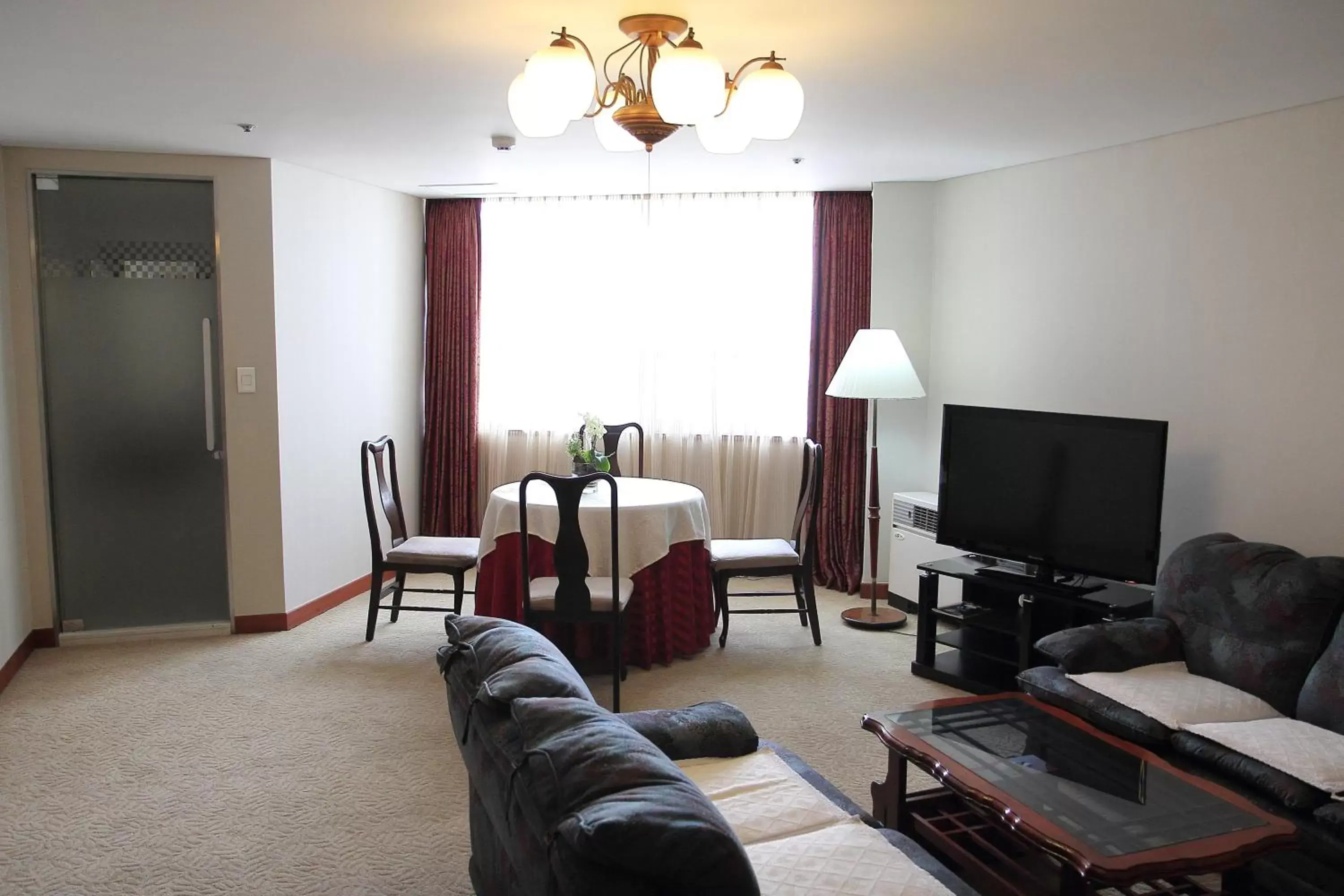 Living room, Seating Area in Hotel President