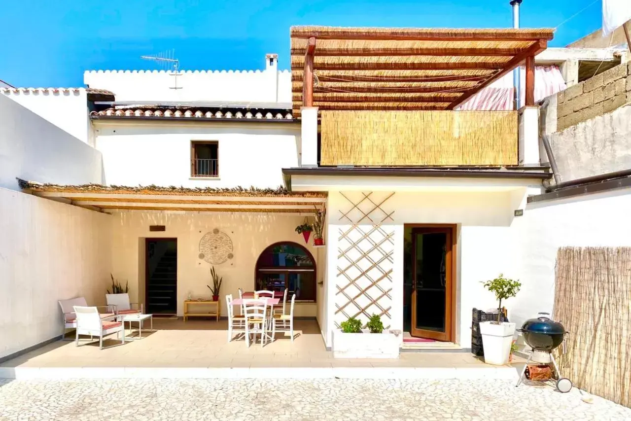 Patio, Property Building in Al Vicoletto - Genuine Hospitality