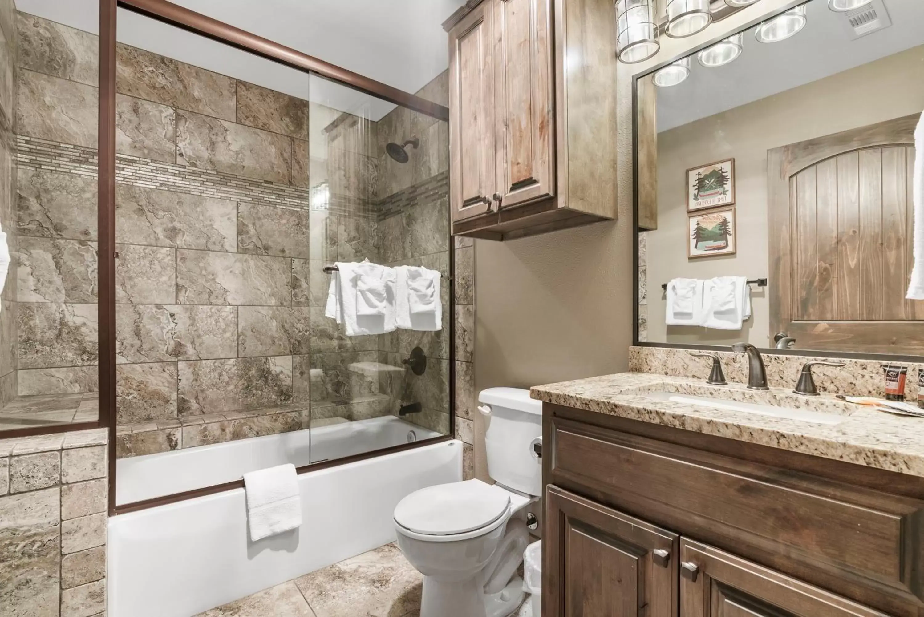 Bathroom in Table Rock Resorts at Indian Point