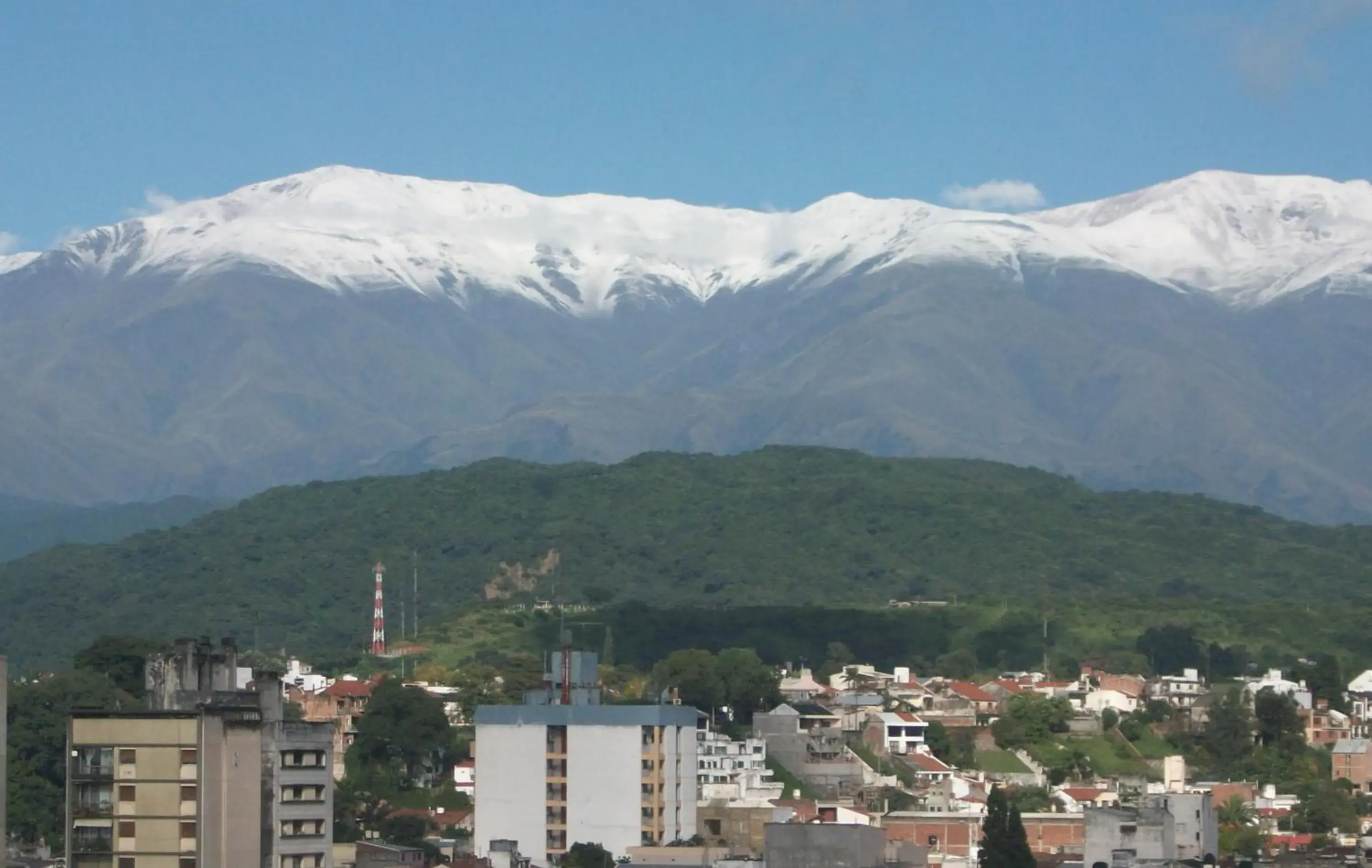 View (from property/room), Mountain View in Howard Johnson Plaza Jujuy