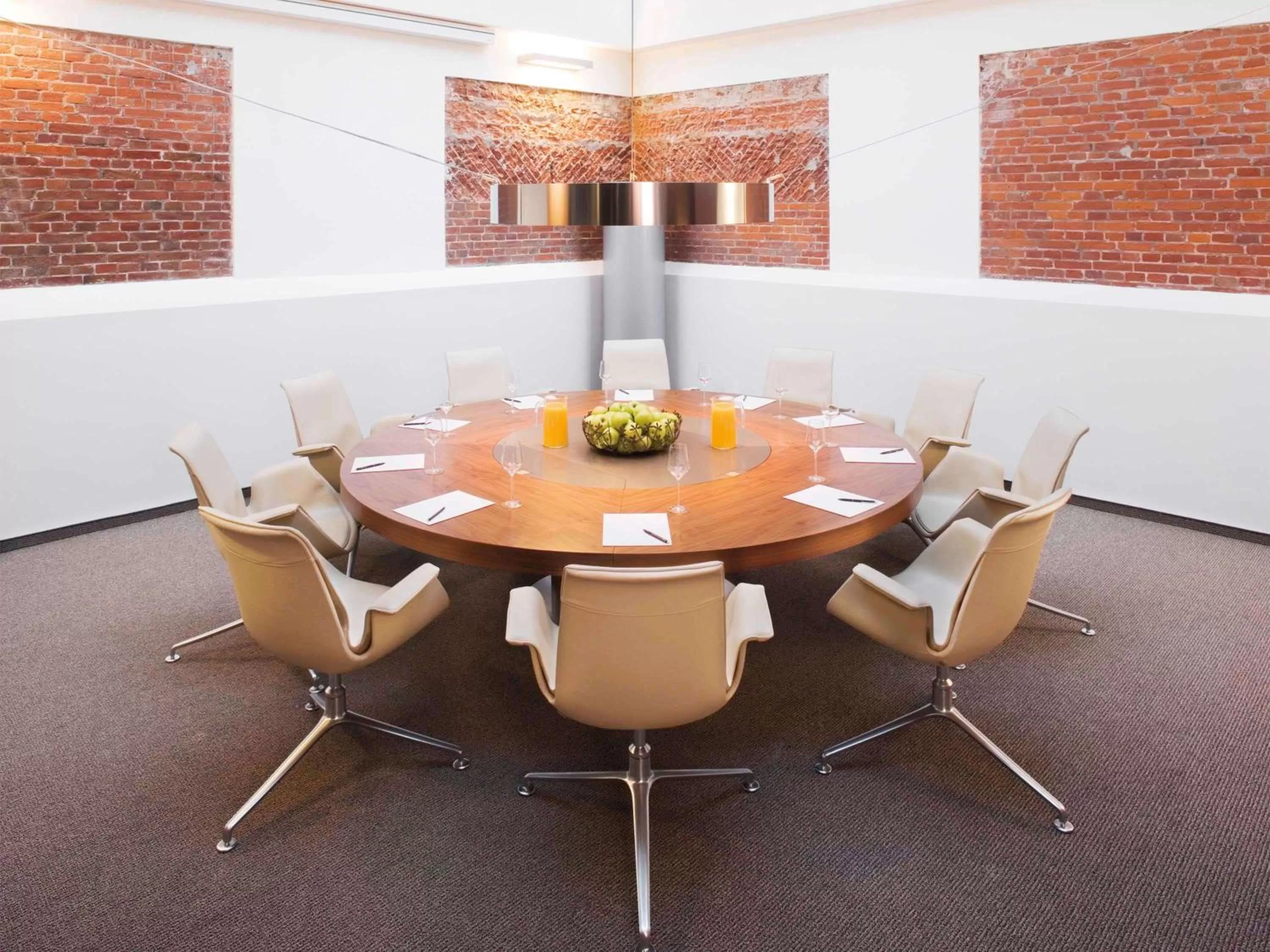 On site in MÖVENPICK Hotel Hamburg City