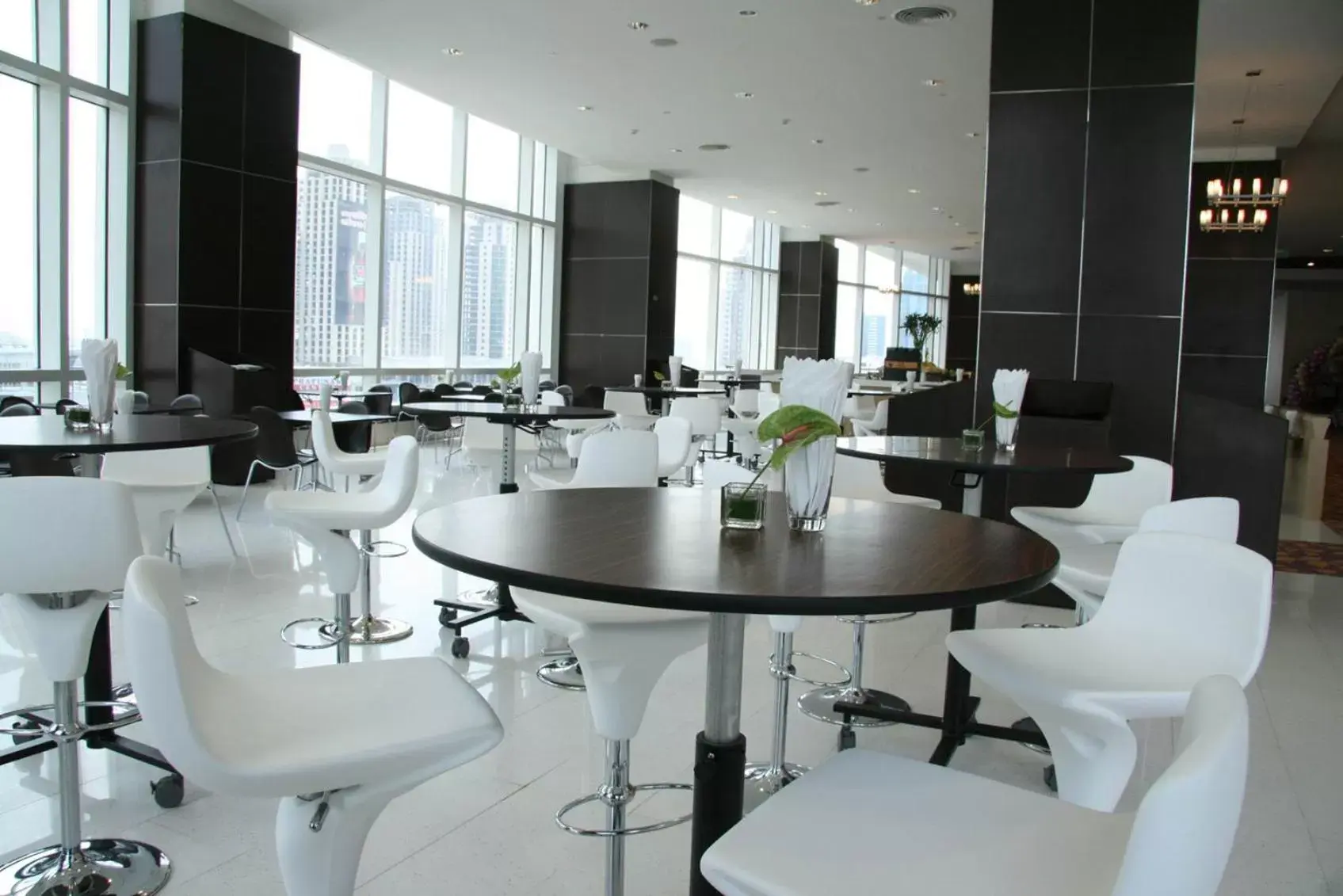 Lounge or bar, Restaurant/Places to Eat in Centara Grand At CentralWorld
