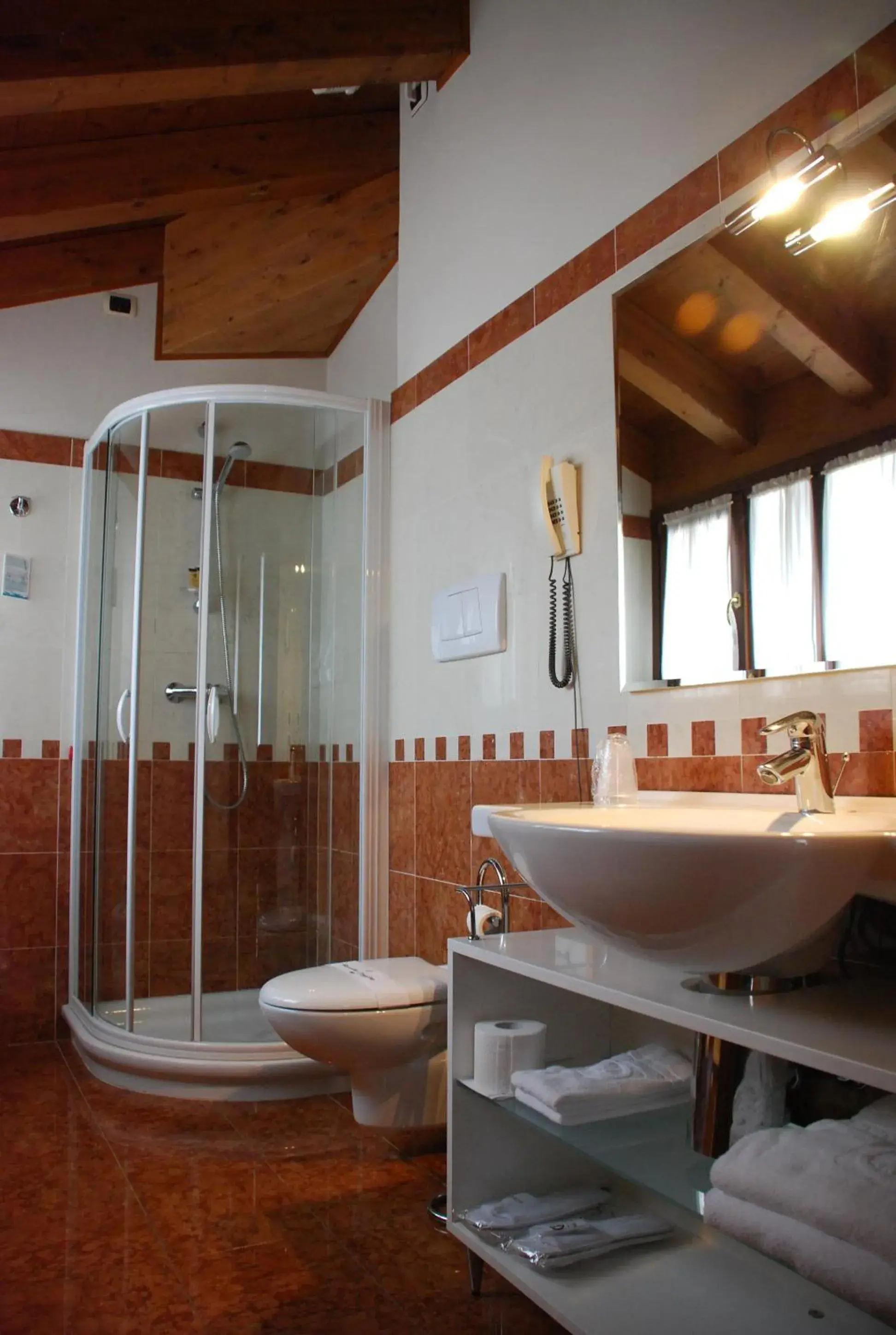 Bathroom in Hotel Alla Torre