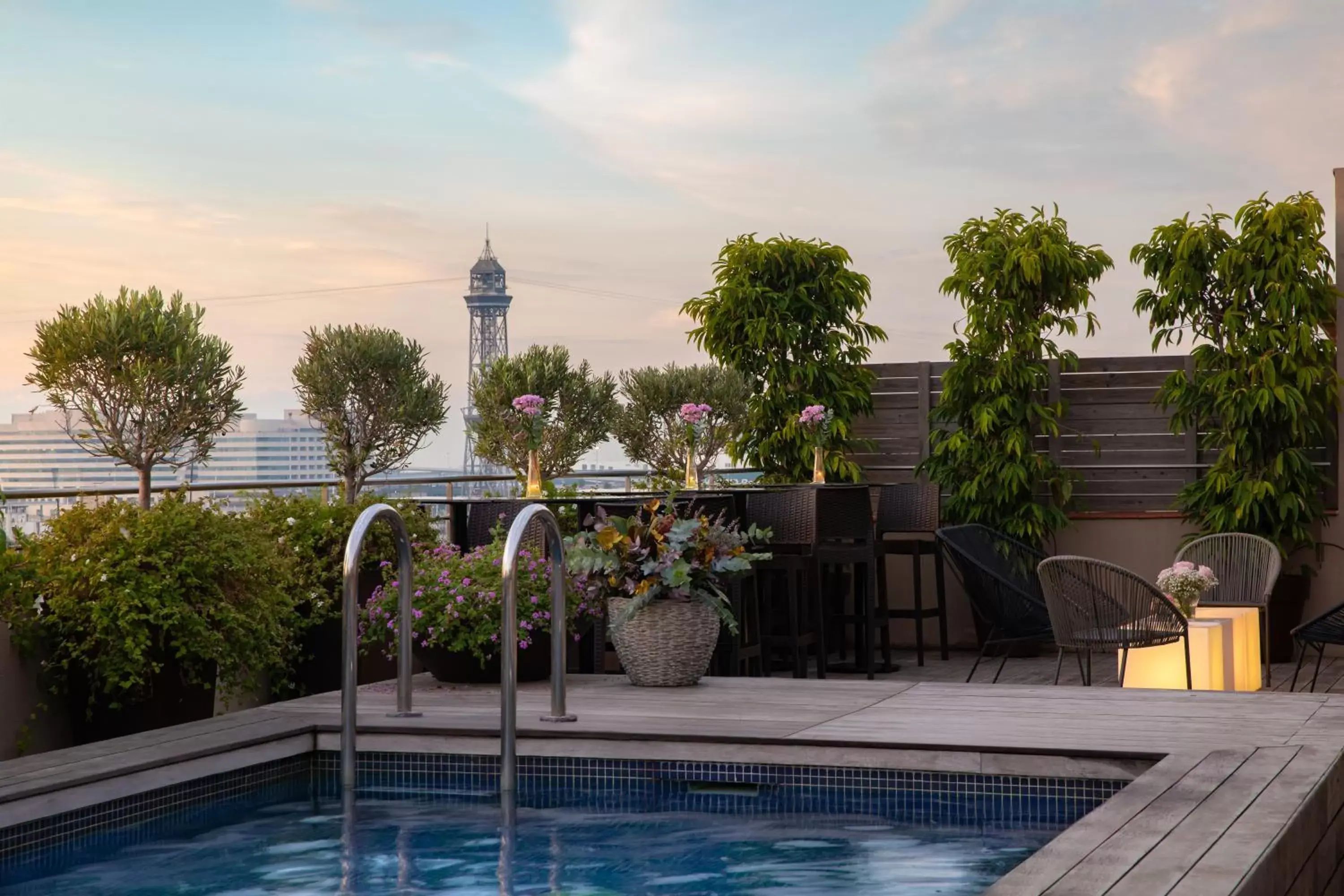 Swimming pool in Duquesa Suites Landmark Hotel by Grup Duquessa Swimming pool in Duquesa Suites Landmark Hotel by Grup Duquessa