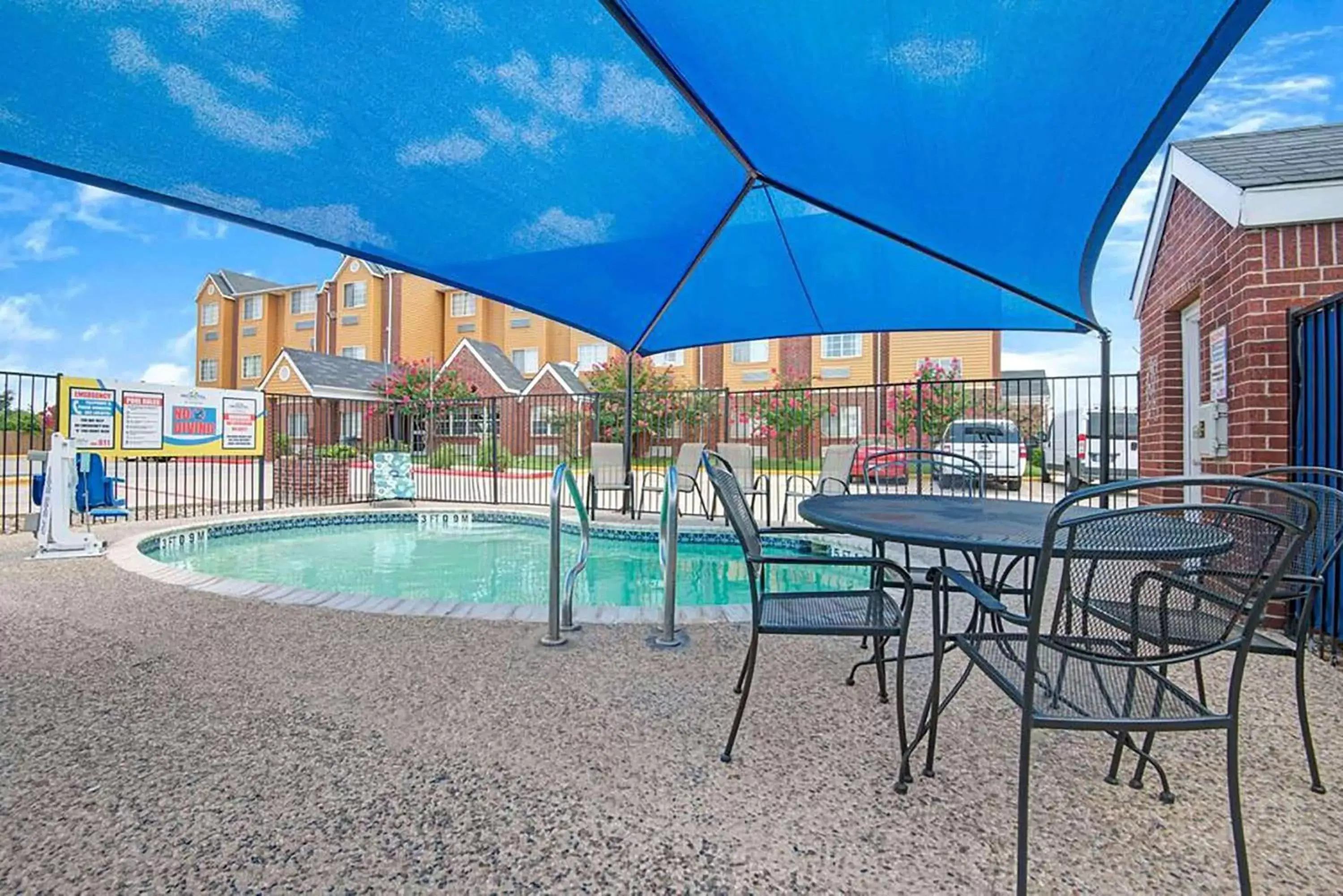 Activities, Swimming Pool in Super 8 by Wyndham San Antonio Downtown NE