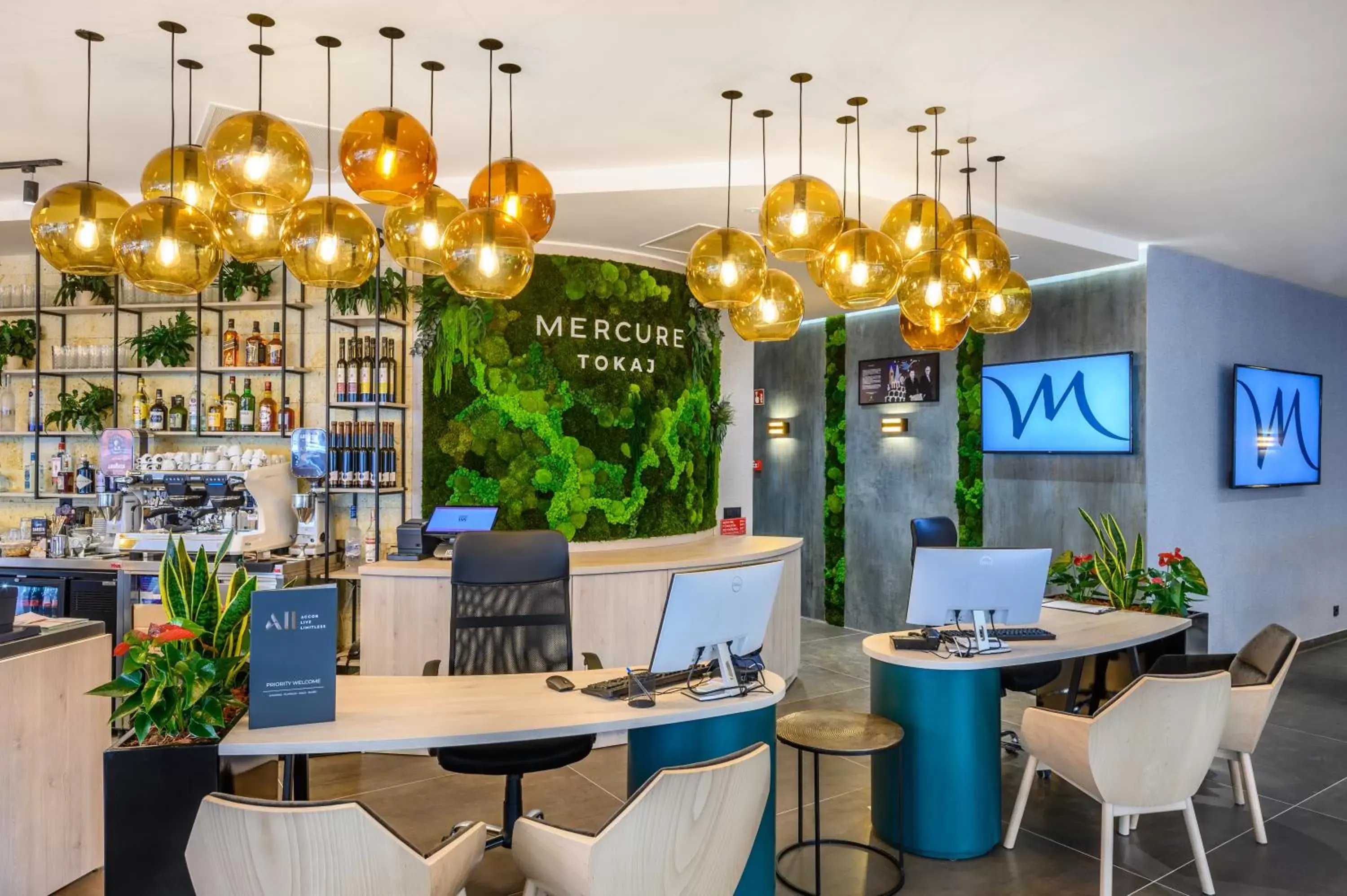 Lobby or reception, Restaurant/Places to Eat in Mercure Tokaj Center