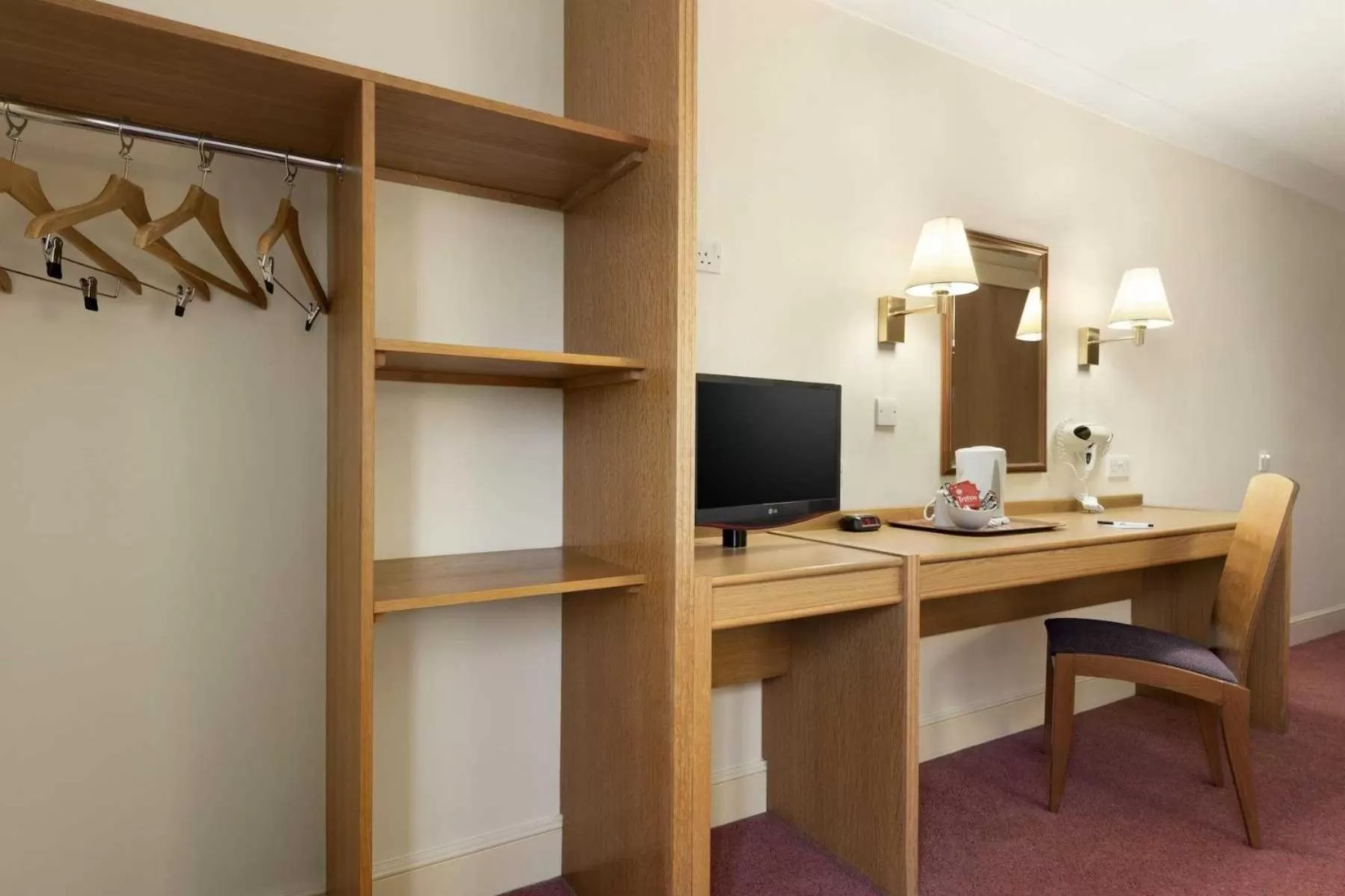 wardrobe in Days Inn Stafford