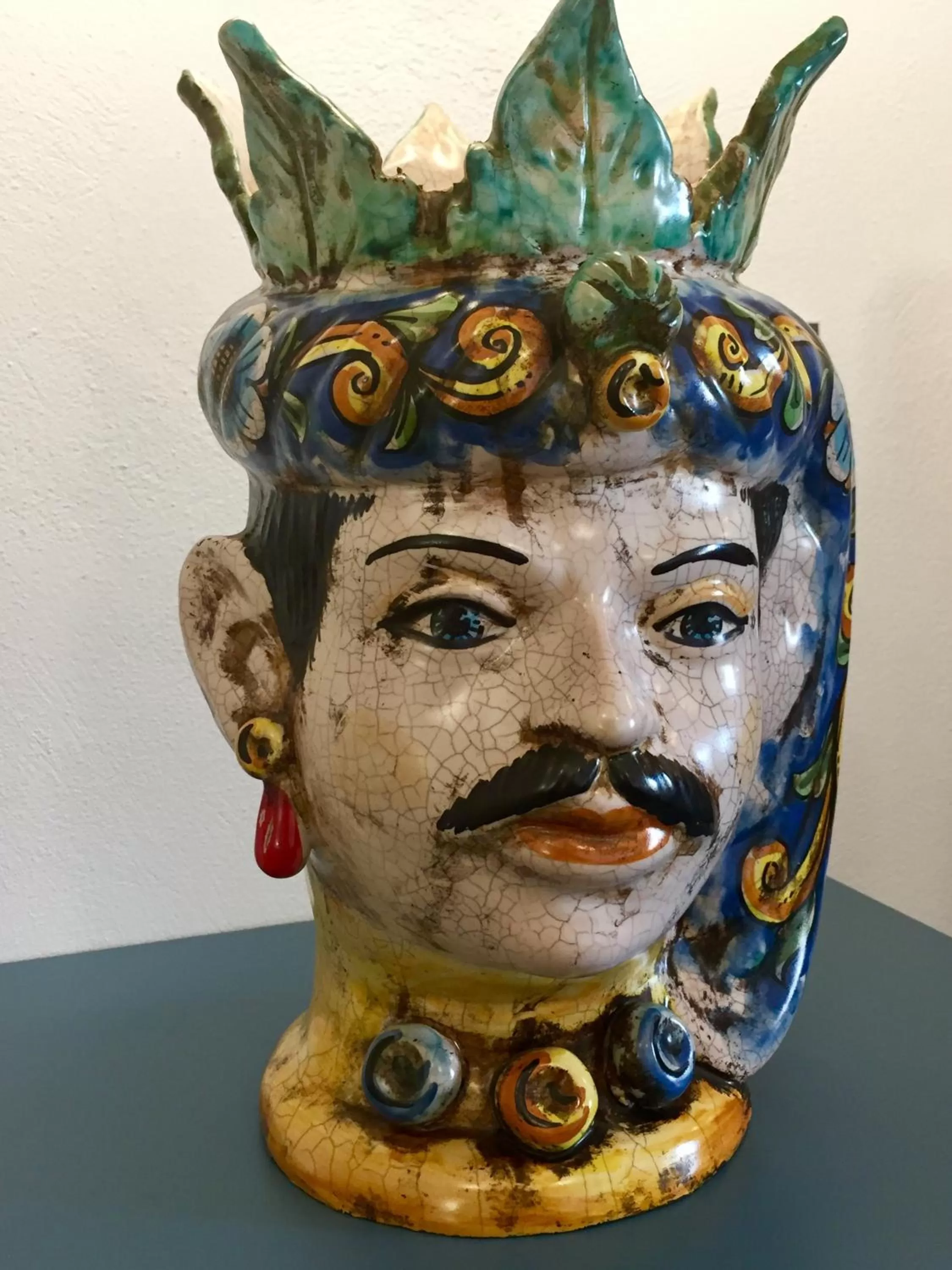 Decorative detail in B&B Donna Teresa