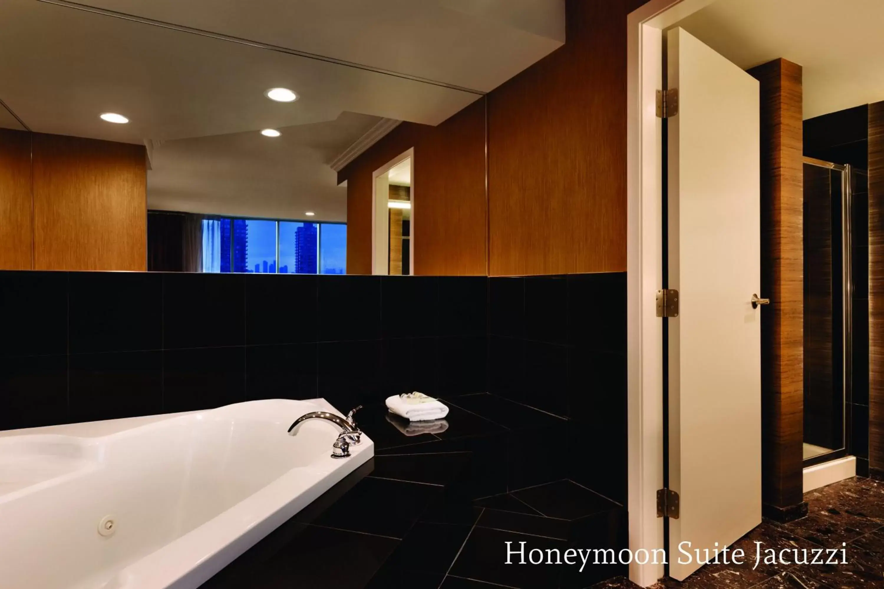 Bathroom in Executive Suites Hotel & Conference Center, Metro Vancouver