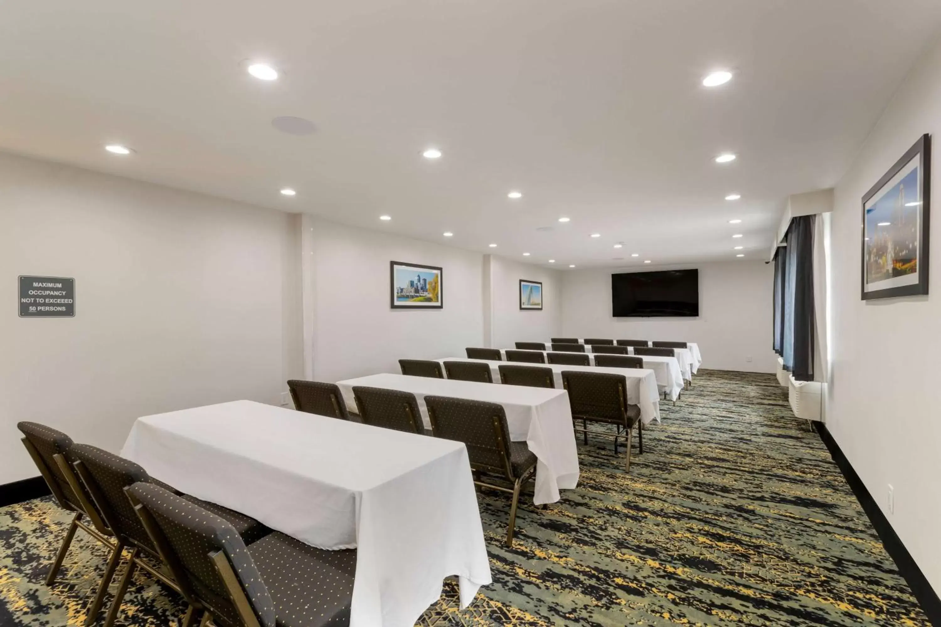 Meeting/conference room in La Quinta by Wyndham Des Moines West Clive